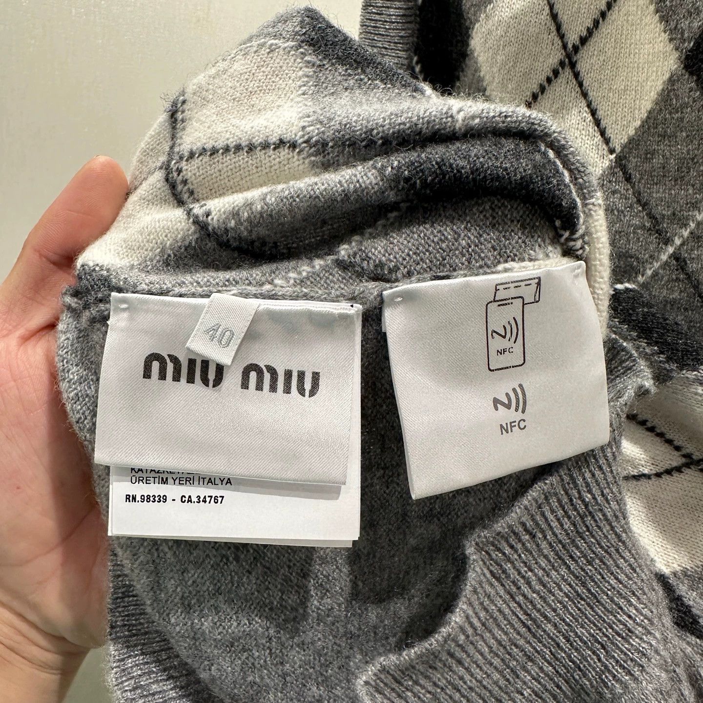 Miu Miu MIU MIU women's may508 quilted logo cashmere vest 40 Size S / US 4 / IT 40 - 4 Thumbnail