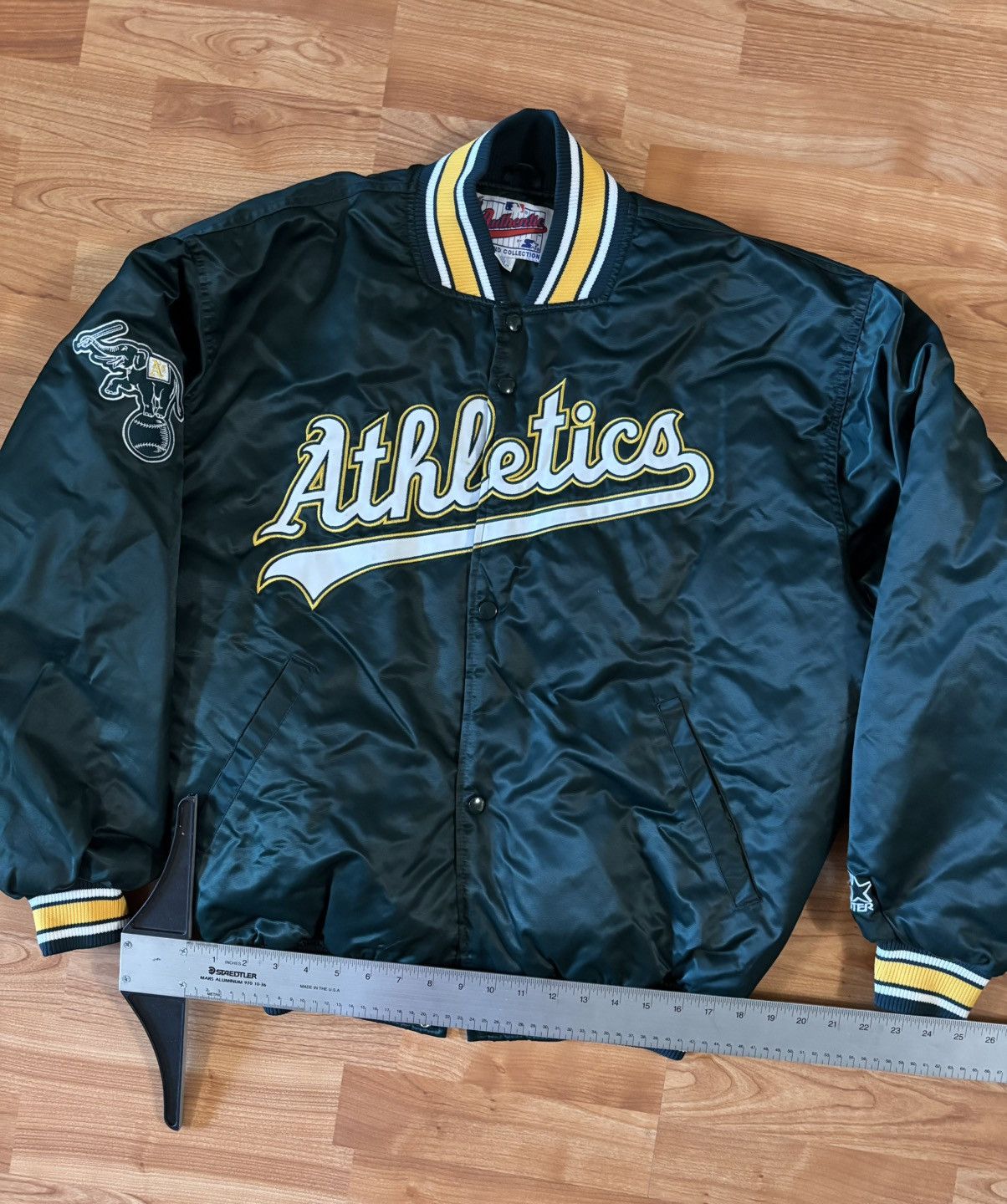 Starter Oakland Athletics starter vintage Sz L bomber jacket Size US L / EU 52-54 / 3 - 1 Thumbnail
