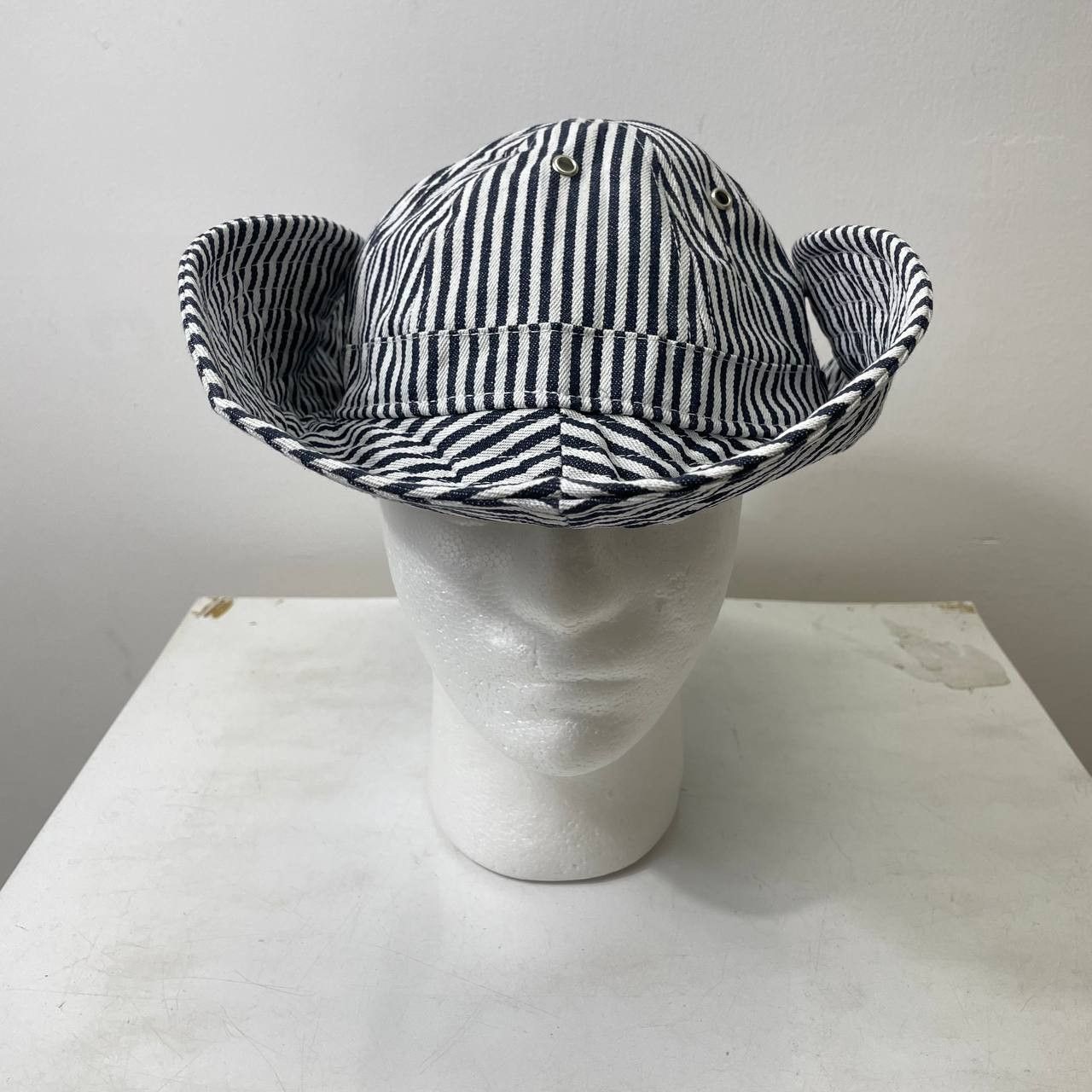 Vince Camuto ⭐️SALE⭐️ VINCE CAMUTO BUCKET HAT Size ONE SIZE - 8 Thumbnail