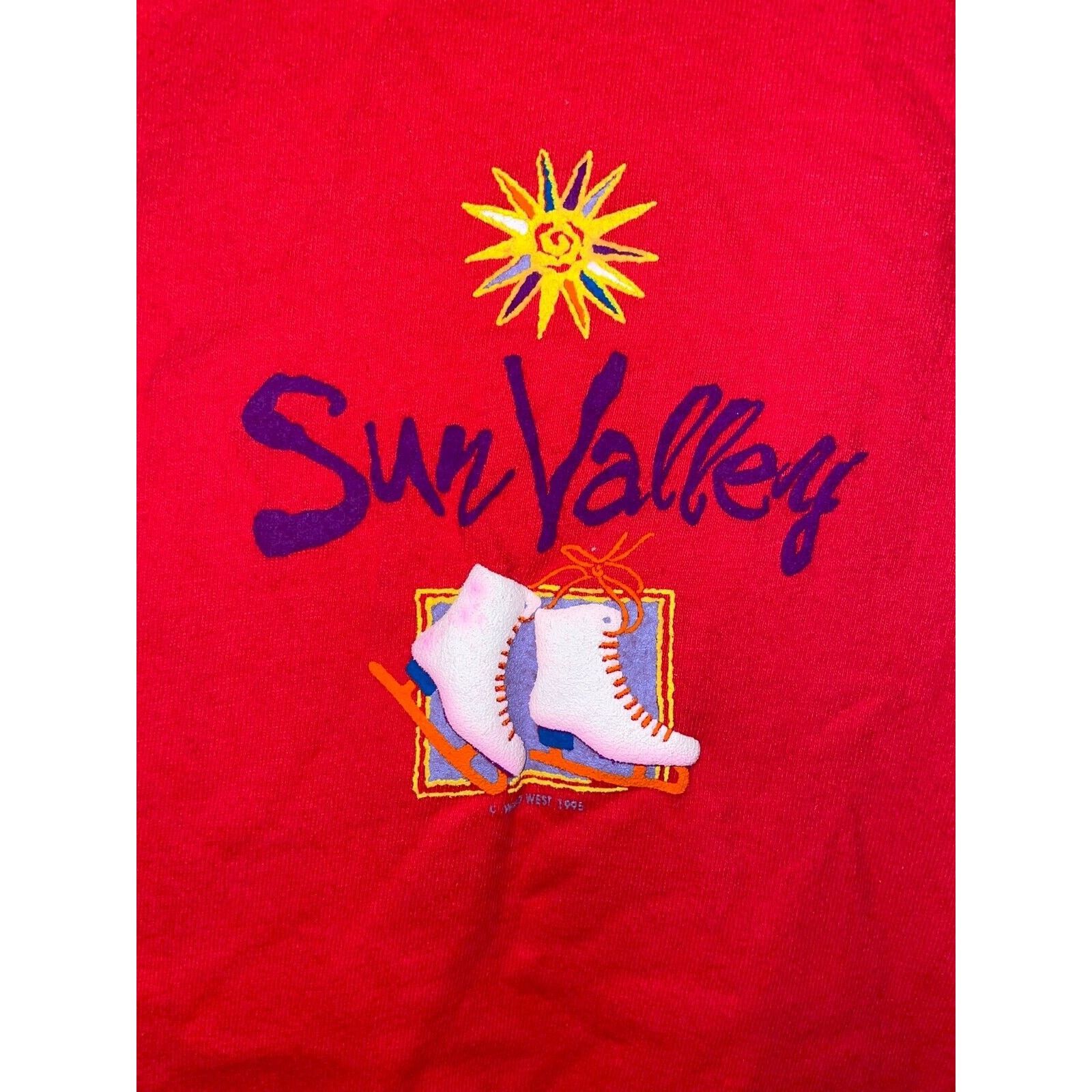 Vintage Vintage Sun Valley Shirt Ice Skating Shoes Red Tee 90s VTG L Size US L / EU 52-54 / 3 - 2 Thumbnail