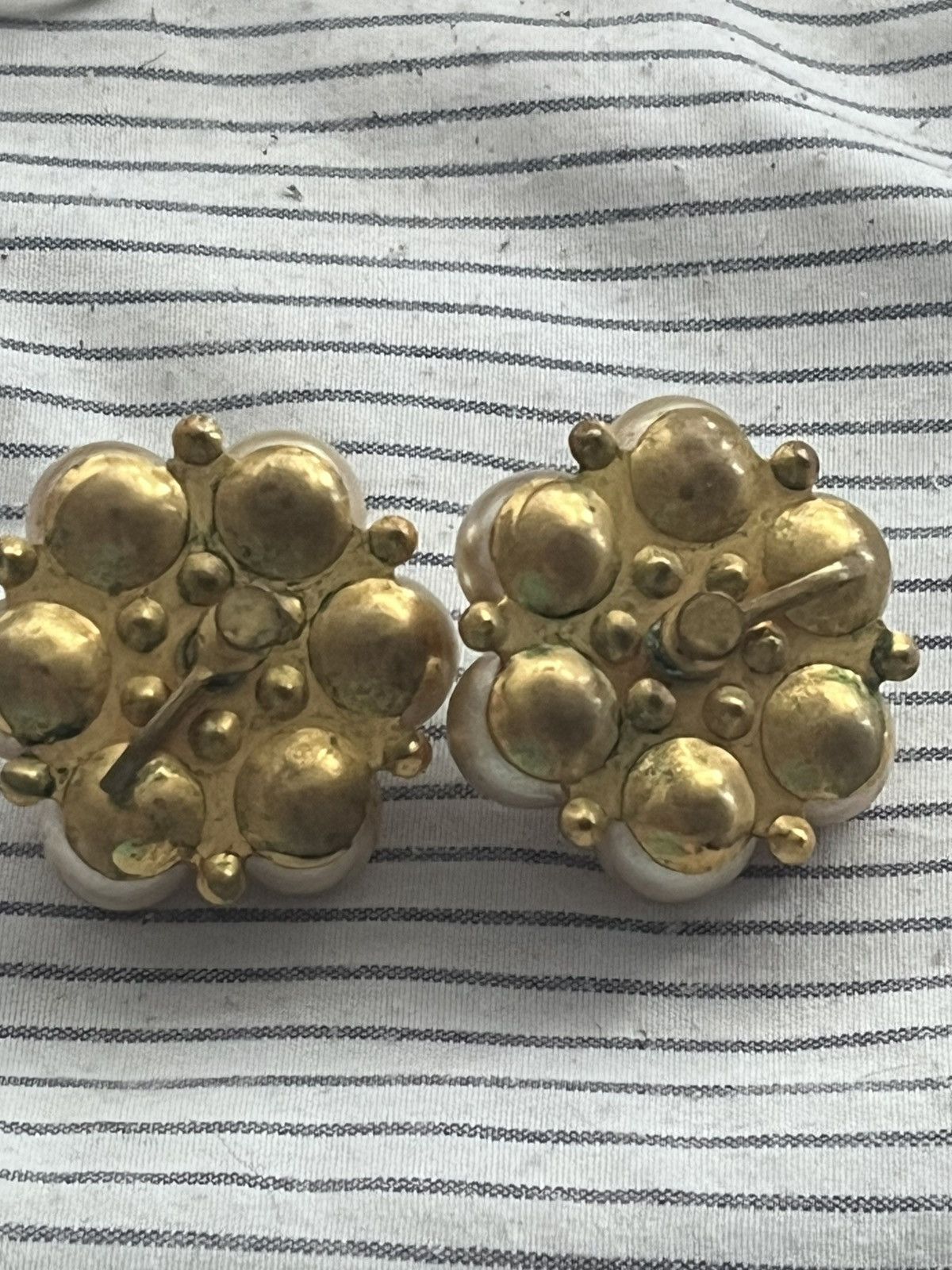 Other Vintage Faux Pearl Cluster Screw Back Earrings Rhinestone Size ONE SIZE - 3 Thumbnail
