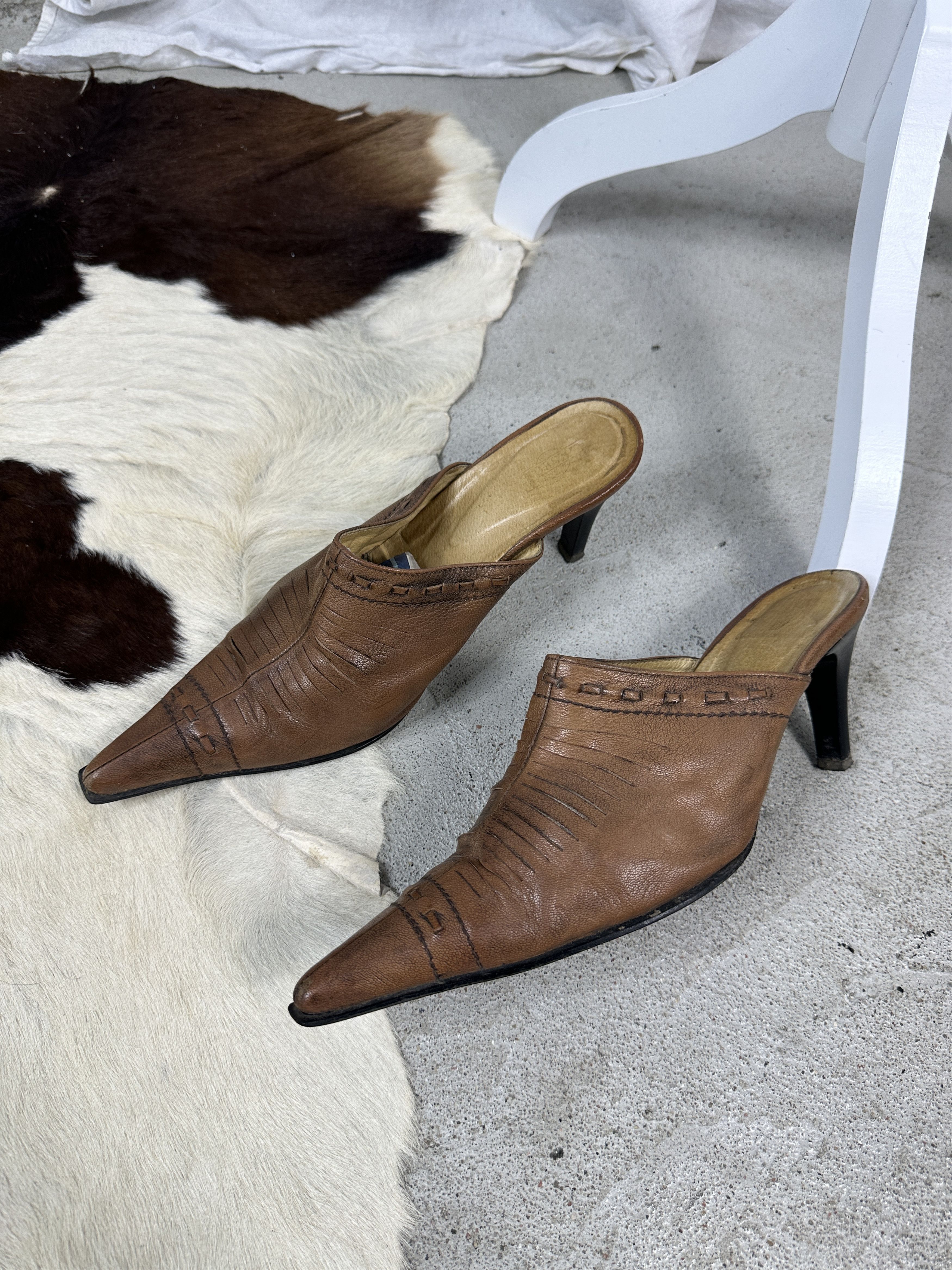 Vintage Vintage Y2K Avant Garde Leather Mules Size US 9 / IT 39 - 1 Thumbnail