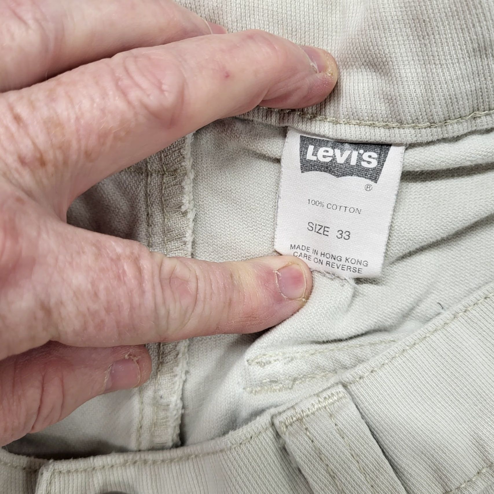 Levi's VtG Levi's L2 Shorts Men's Size 33 Tan Khaki Cargo Baggy Loose Skater 90s Y2K Cargo Pocket Jeans Shorts Men Beige Tan 90s Y2K Vintage Levis Size US 33 - 2 Thumbnail