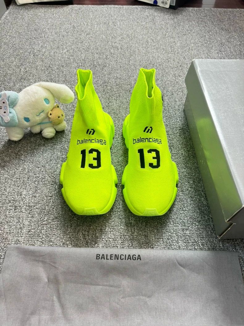 Balenciaga Balenciaga size 36 Fluorescent green digital barbed logo so Size US 5 / EU 37 - 2 Thumbnail