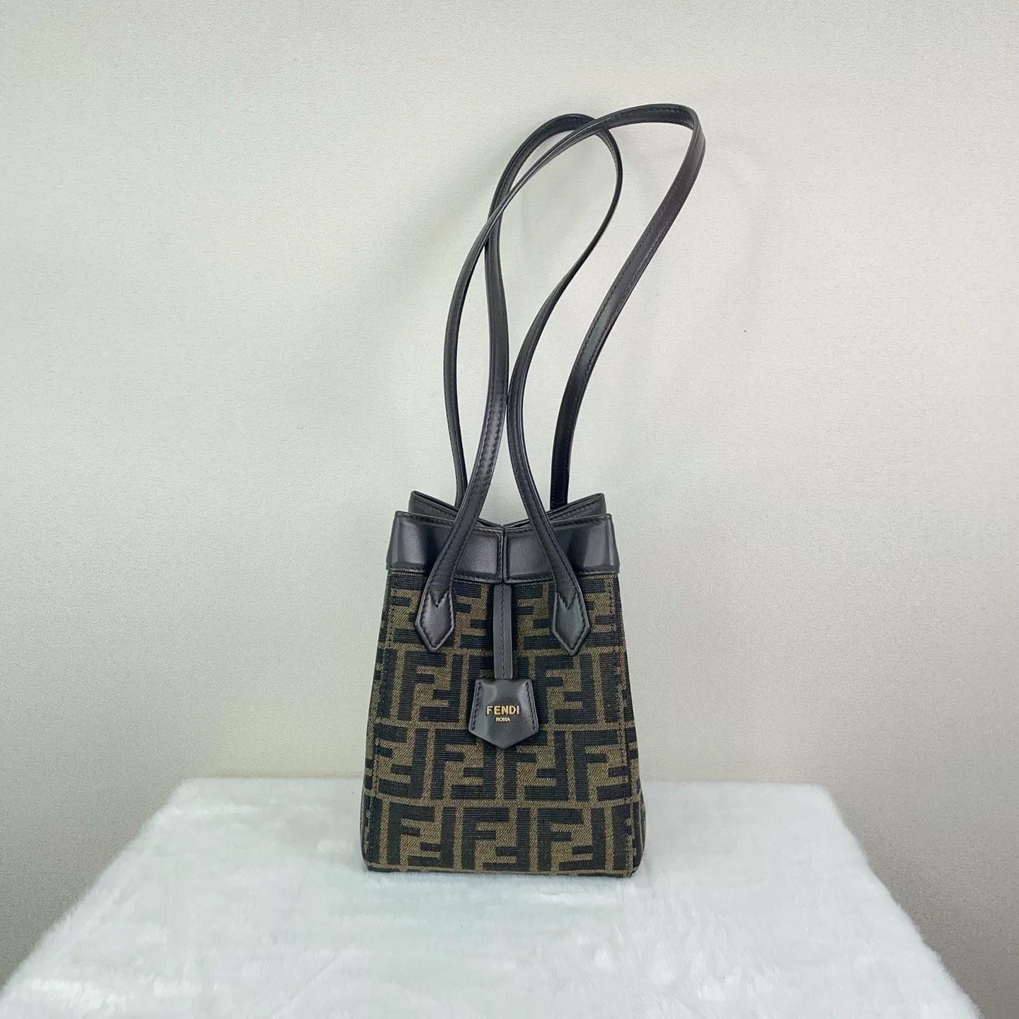 Fendi Pre-loved Bag Very good condition Size ONE SIZE - 1 Thumbnail