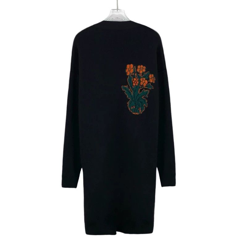 Loewe LOEWE Black rabbit embroidered wool V-neck single row knit Size S / US 4 / IT 40 - 2 Thumbnail