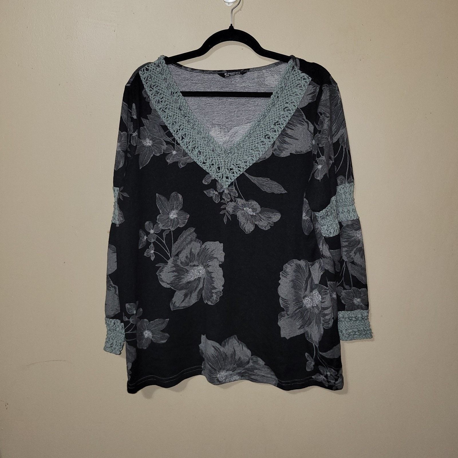 & Other Stories BloomChic 18-20 Floral Print Crochet Trim Top Black Gray Size XXL / US 16-18 / IT 52-54 - 1 Thumbnail