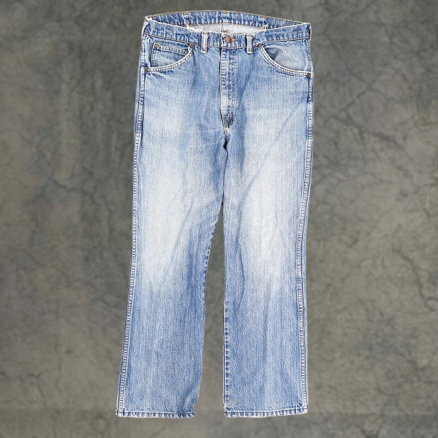 Denime VINTAGE DEE CEE Jeans Made in USA 32x26 Medium Wash Wide Leg Denim Size US 32 / EU 48 - 1 Thumbnail