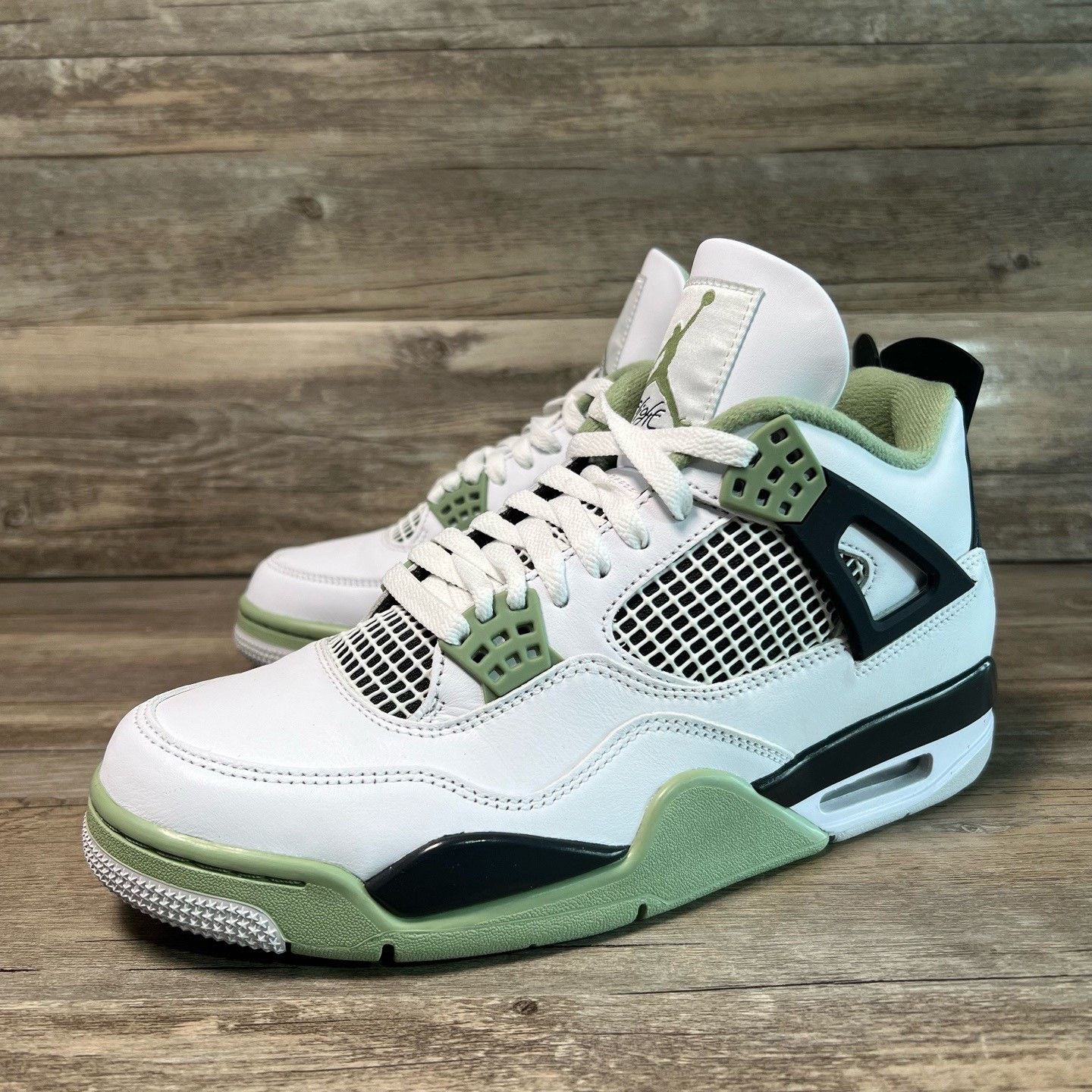 Nike Nike AJ4 Green Lowtop Sneakers 42 Men Size US 9 / EU 42 - 1 Thumbnail