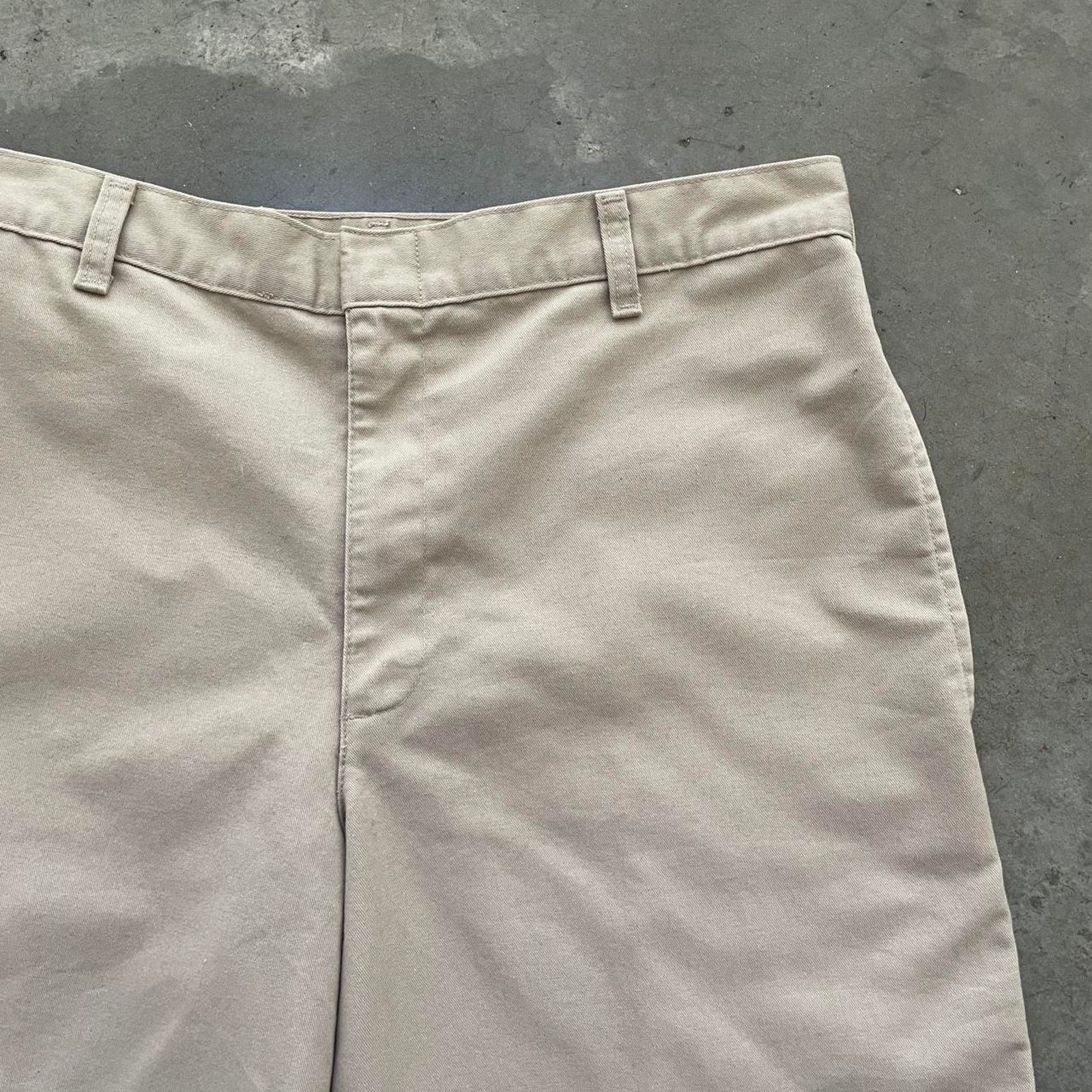 Vintage Vintage Khaki Flat Front Work Shorts Size US 32 / EU 48 - 3 Thumbnail