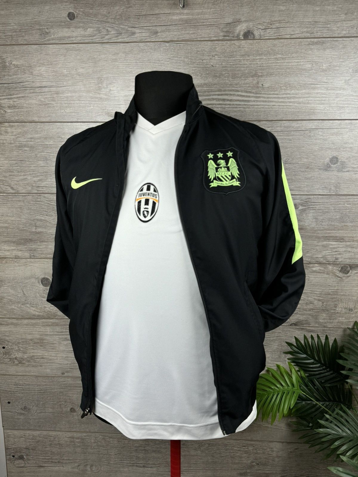 Nike × Vintage Nike Manchester City 2015-2016 Black Training Size S Size US S / EU 44-46 / 1 - 3 Thumbnail