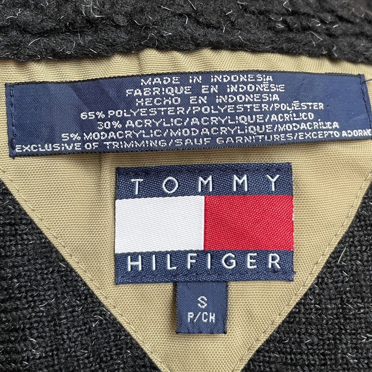 Tommy Hilfiger × Vintage Vintage Brand Tommy Hilfiger Navajo Half Zipper 1990s Size US S / EU 44-46 / 1 - 9 Thumbnail