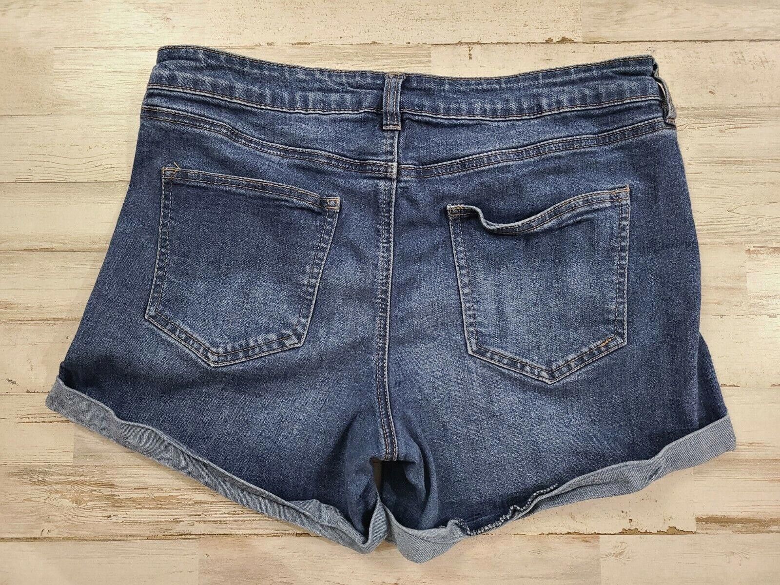 Designer Refuge Jean Shorts 10 Distressed Stretch Denim Size 32" / US 10 / IT 46 - 4 Thumbnail