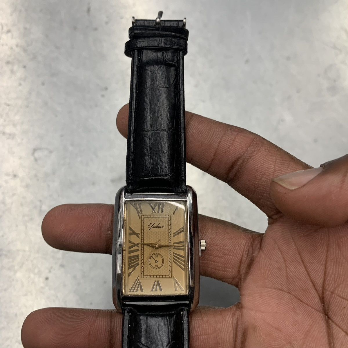 Vintage Vintage 90s vintage retro luxury style gold leather watch Size ONE SIZE - 5 Thumbnail