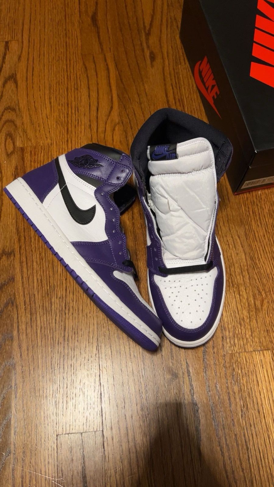 Jordan Brand Jordan 1 Retro High Court Purple Size US 11 / EU 44 - 7 Thumbnail