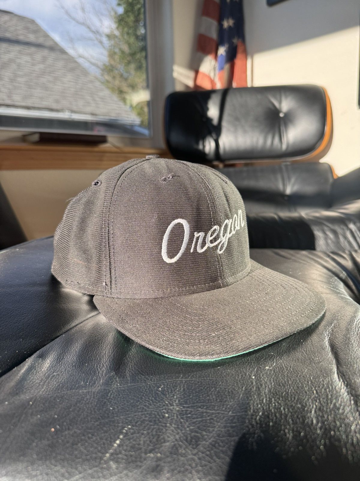 New Era Vintage 90’s Oregon Script New Era Dupont Visor Pro Model Size ONE SIZE - 2 Thumbnail