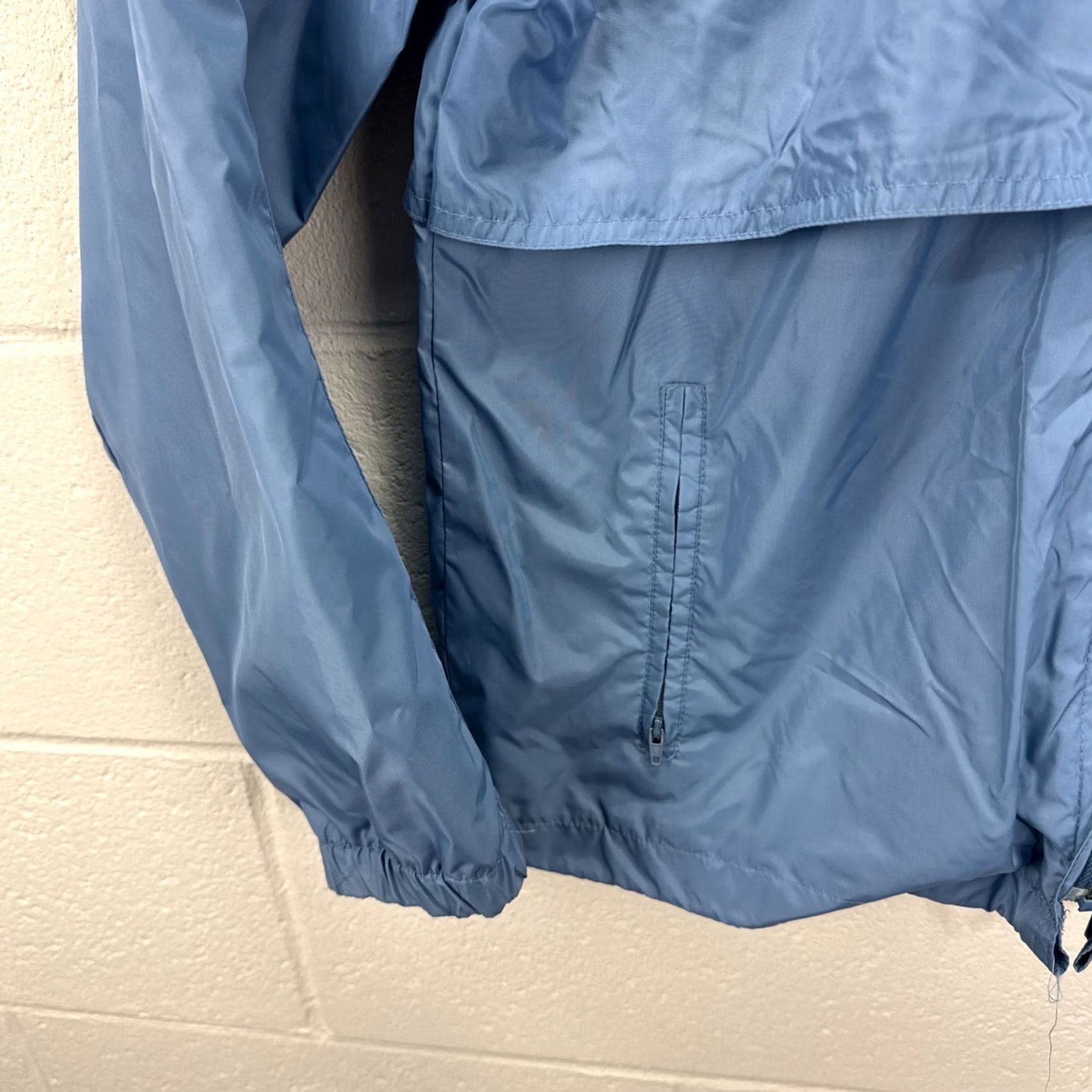 Vintage VINTAGE Woolrich Jacket Womens Medium Blue Windbreaker Full Zip Packable Hood 90s Size L / US 10 / IT 46 - 6 Thumbnail