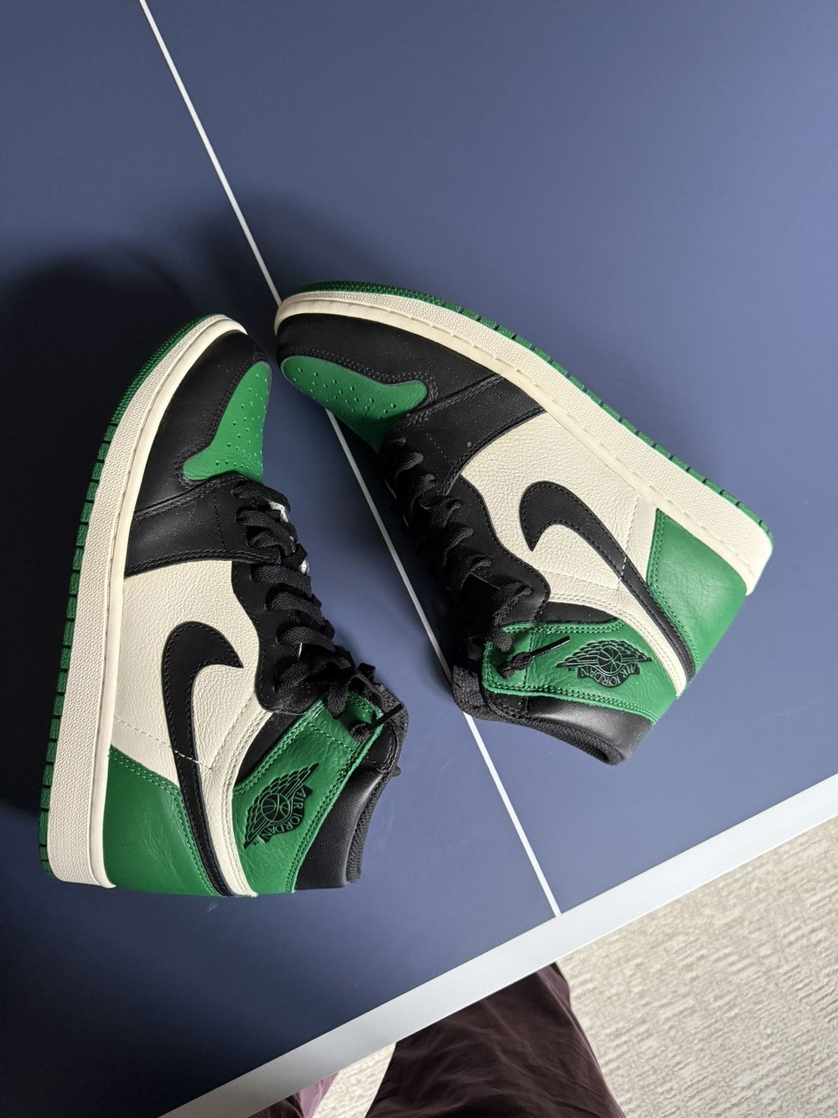 Jordan Brand Jordan 1 Pine Green Size US 10 / EU 43 - 8 Thumbnail
