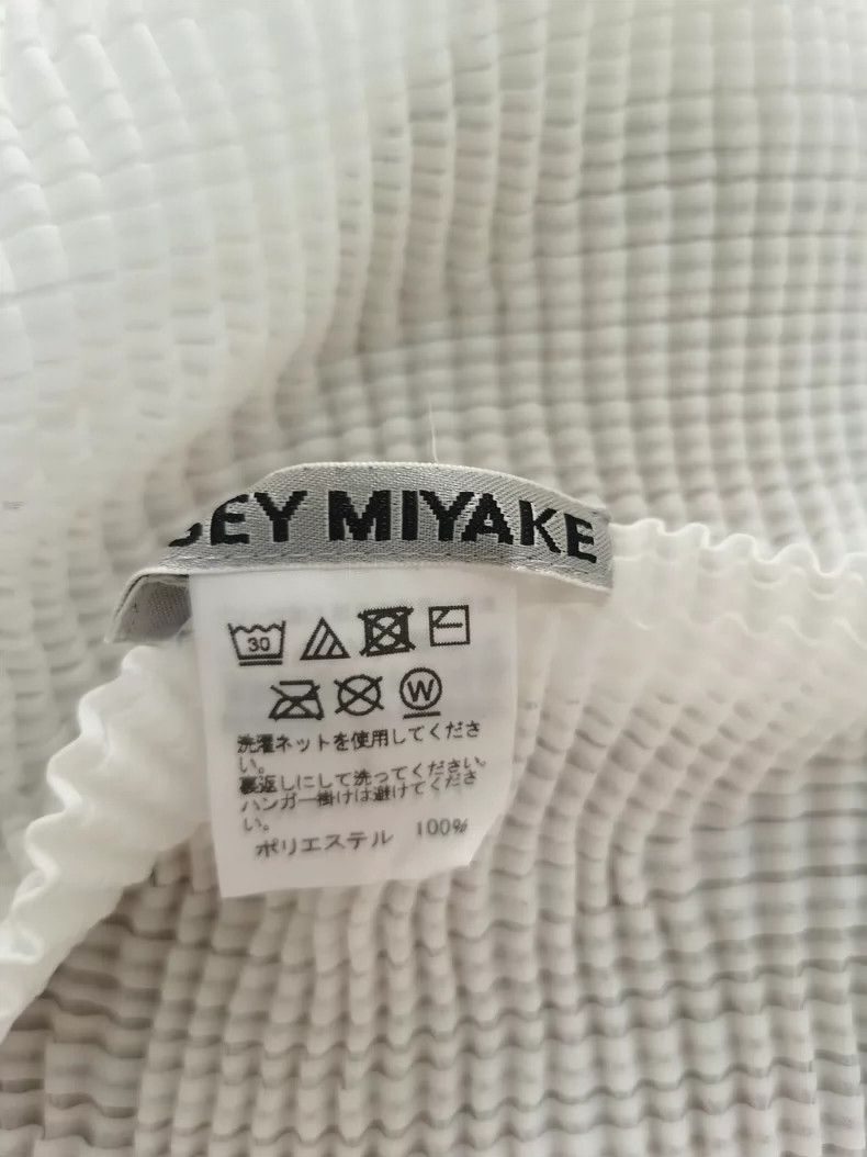 Issey Miyake Issey Miyake size:2 White mainline coat Size XS / US 0-2 / IT 36-38 - 4 Thumbnail