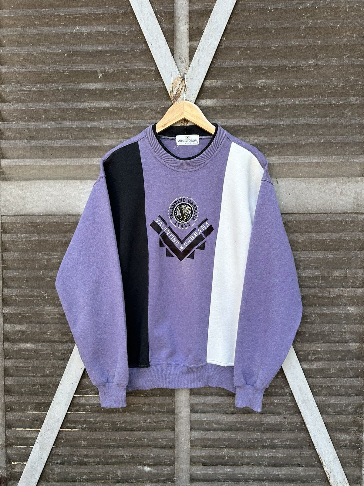 Valentino 👹Vintage Valentino Gabbana Embroidery Logo Crewneck Size US M / EU 48-50 / 2 - 2 Thumbnail