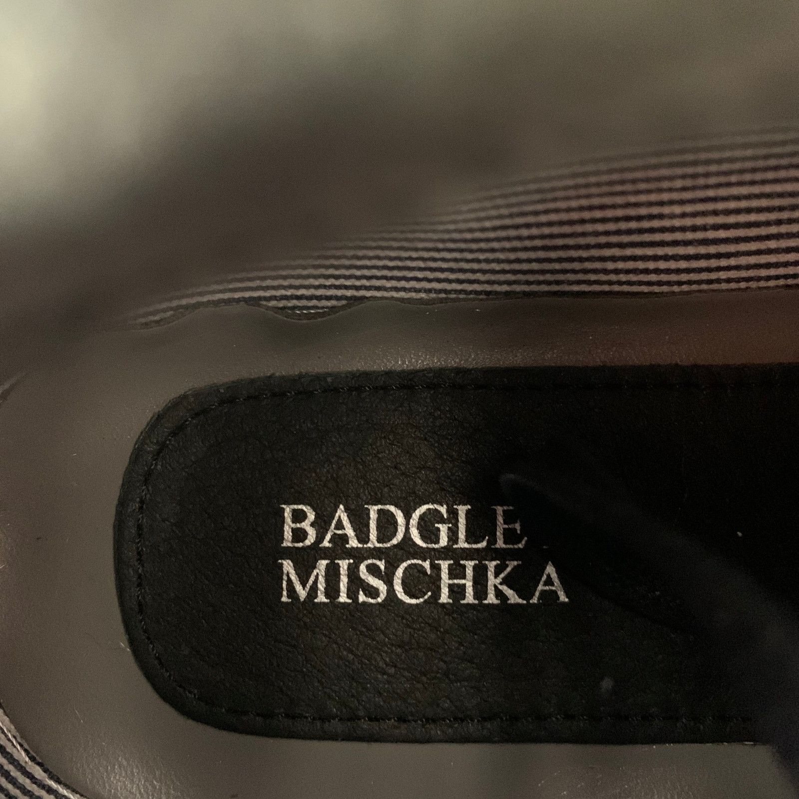 Badgley Mischka BADGLEY MISCHKA Size 10 Teddy Black Leather Sneakers Size US 10 / EU 43 - 7 Thumbnail