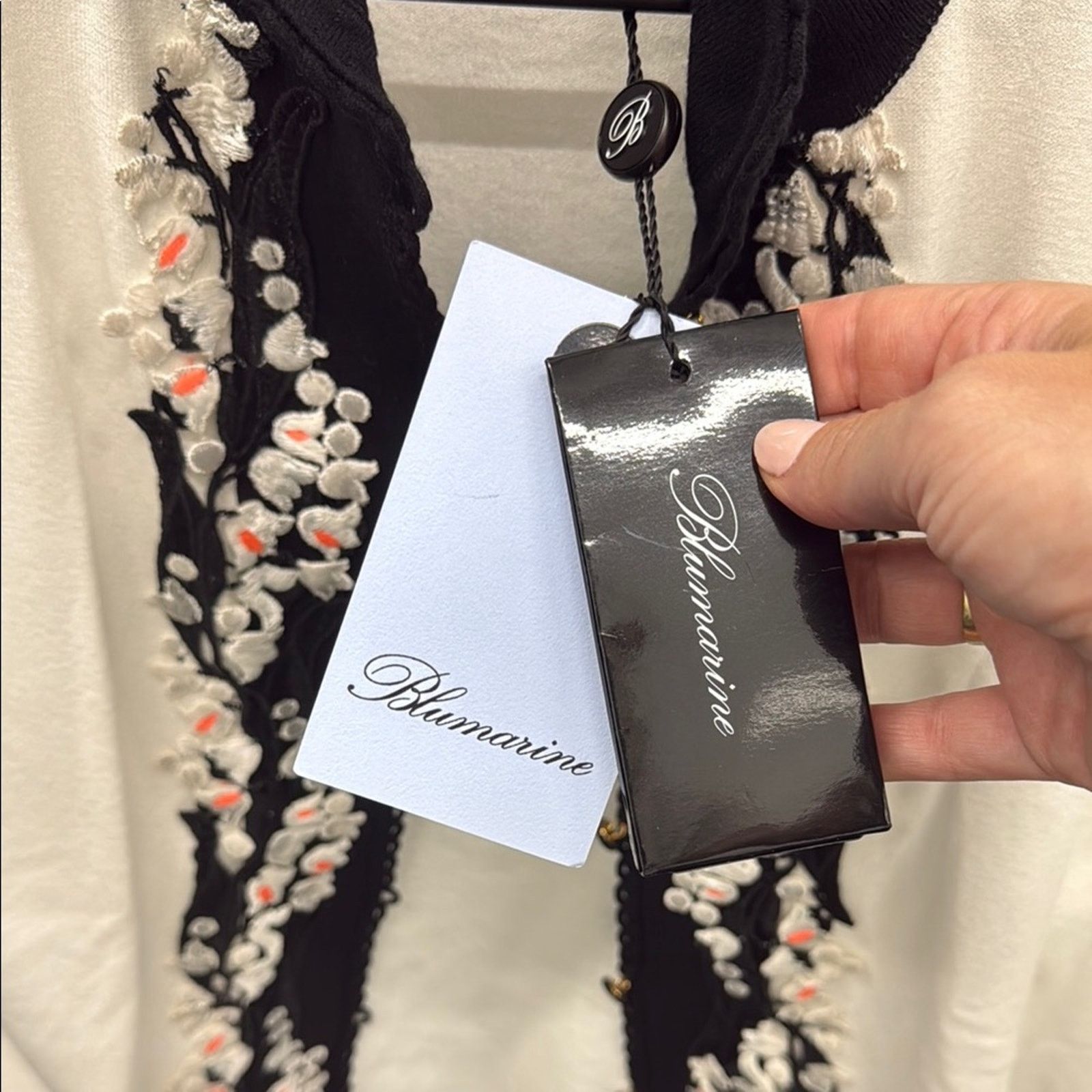 Blumarine NWT Blumarine Embroidered Cardigan Sweater Black Trim Rare M Size M / US 6-8 / IT 42-44 - 2 Thumbnail