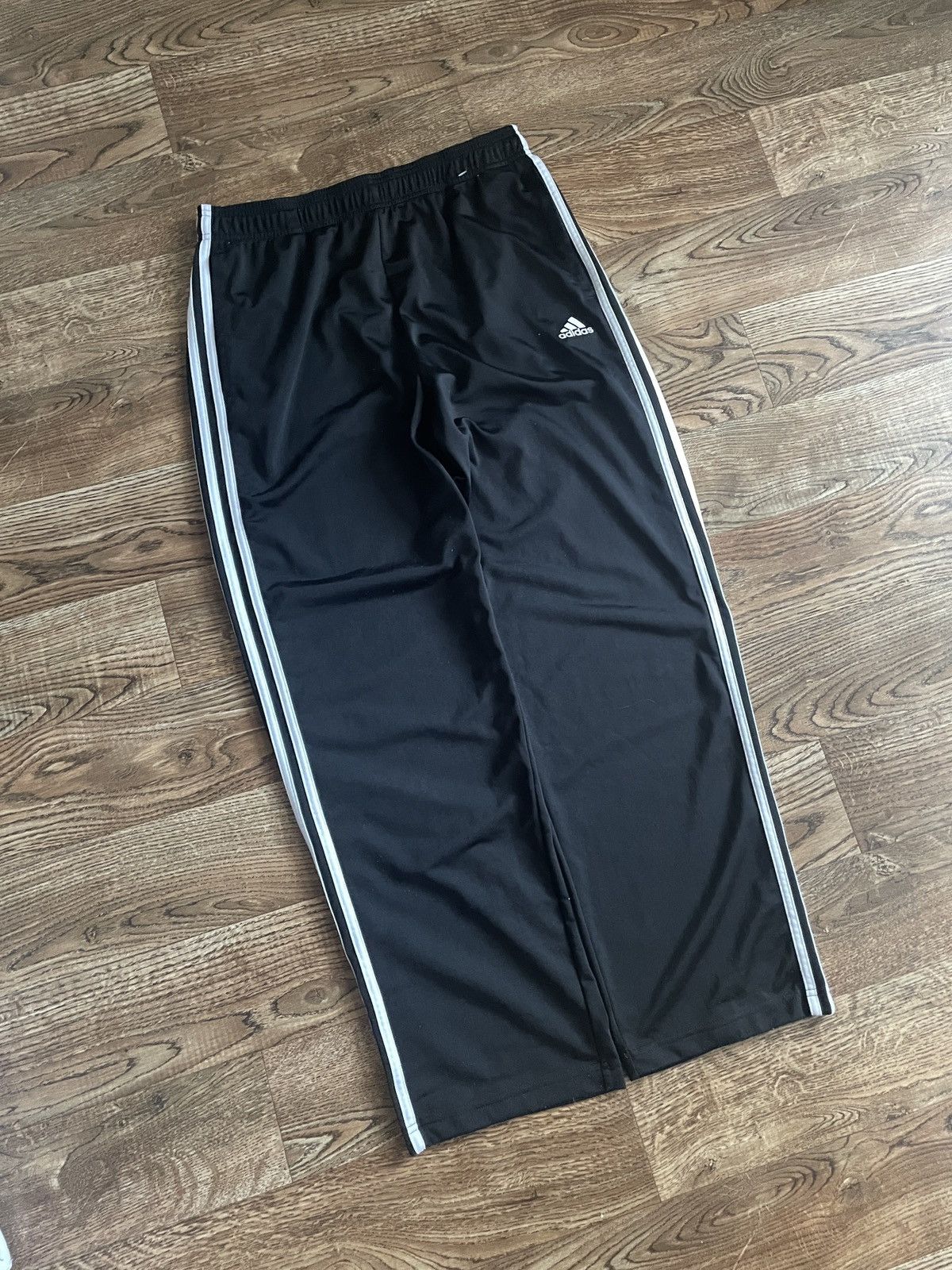 Adidas × Vintage Vintage Adidas Sweatpants Large Pleated Grey Tonal Stripes Size US 34 / EU 50 - 2 Thumbnail