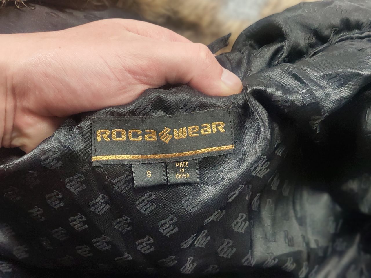 Rocawear Vintage y2k Rocawear Black Japan Fur Cropped Jacket LGB Size US S / EU 44-46 / 1 - 12 Thumbnail