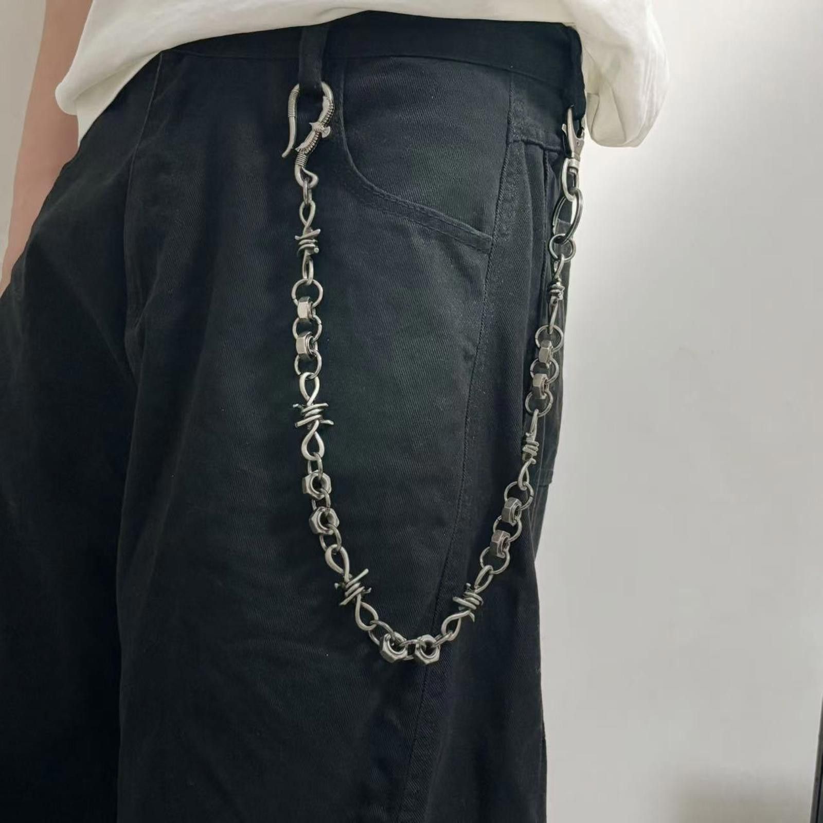 Jewelry Black Metal Wallet Chain with Barbed Wire Design Size ONE SIZE - 2 Thumbnail