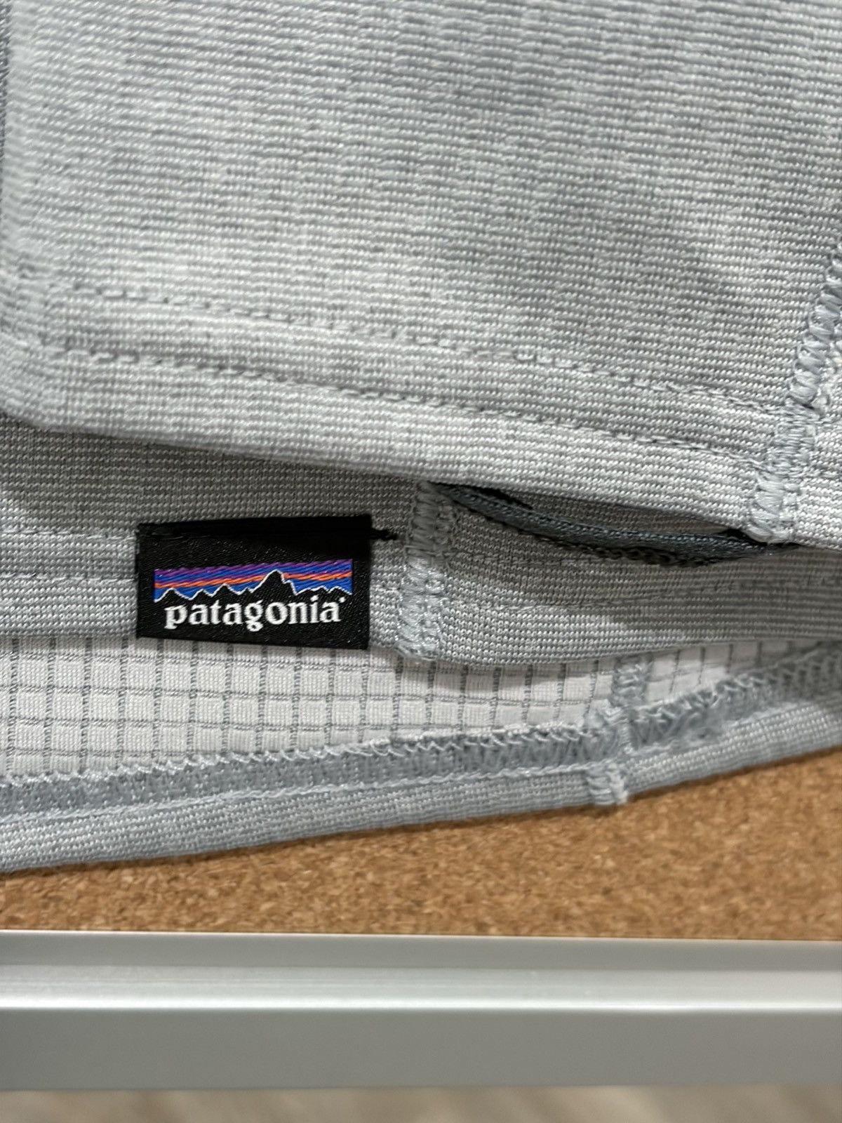 Patagonia Patagonia Capilene Baselayer Shirt Midweight Long Sleeve Size US XL / EU 56 / 4 - 3 Thumbnail