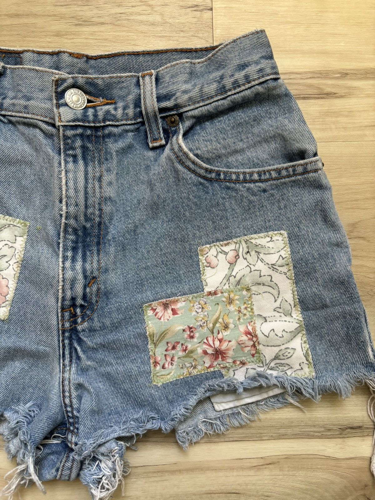 Levi's Levi’s 550 Quilt Patch Shorts Size 26" / US 2 / IT 38 - 3 Thumbnail