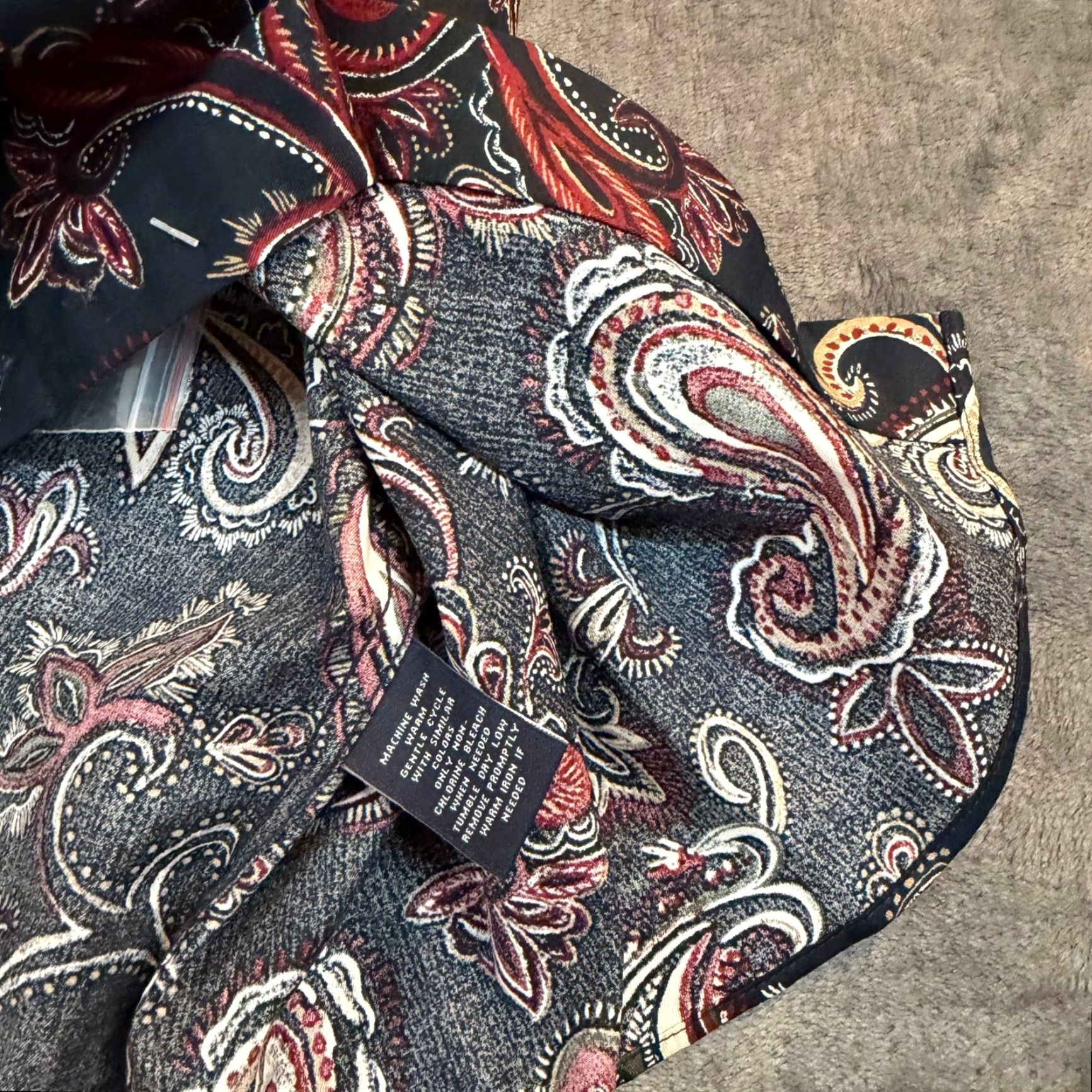 Hart Schaffner Marx Hart Schaffner Marx Paisley Button-Down Shirt Navy Red 1887 Club Mens M NEW Size US M / EU 48-50 / 2 - 5 Thumbnail
