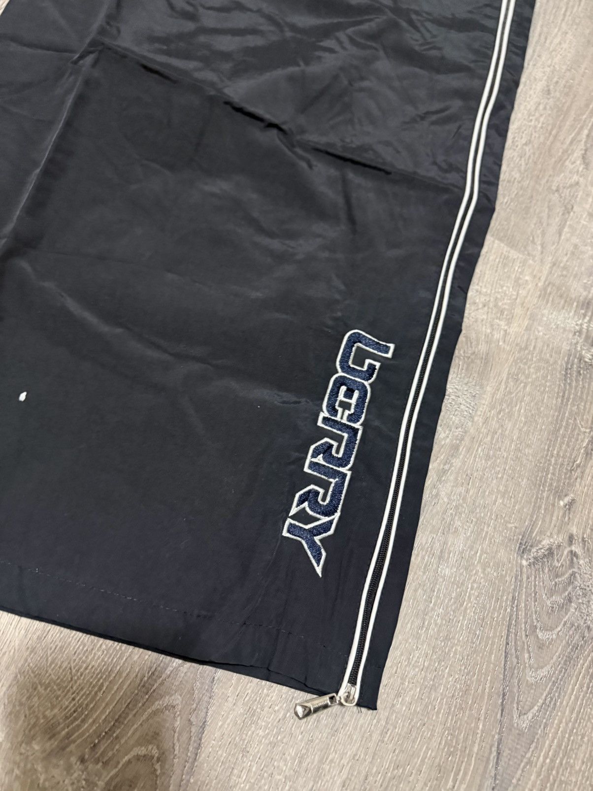 The GV Gallery GV Gallery Raspberry Hills D Will Sweats Size Medium Size US 33 - 4 Thumbnail