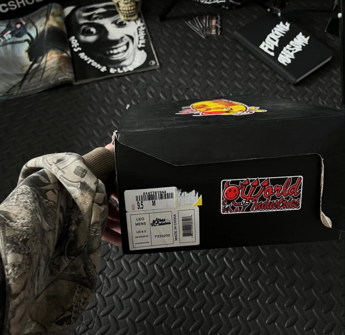 World Industries WORLD INDUSTRIES SHOES SIZE 9 Size US 9 / EU 42 - 10 Thumbnail