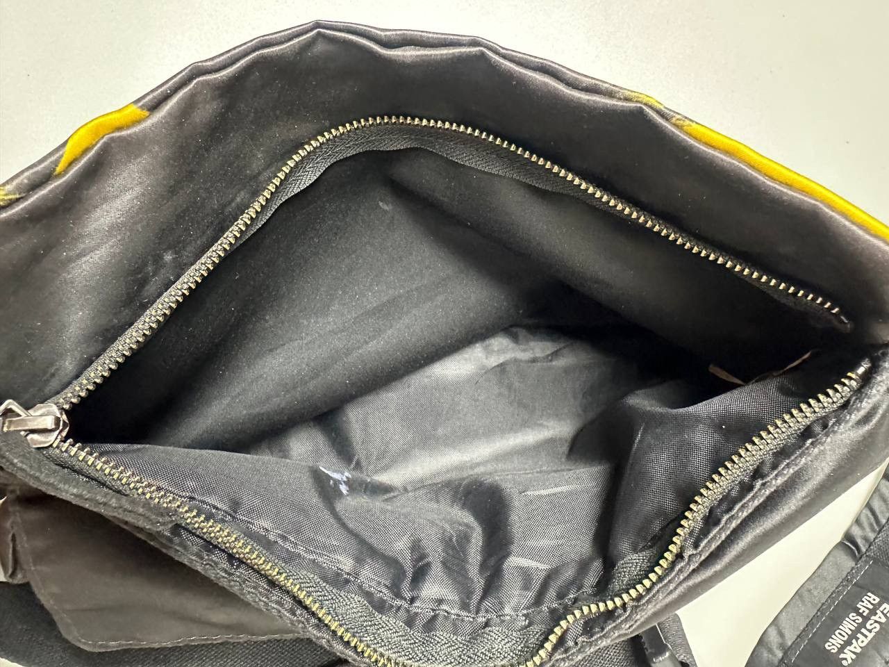 Eastpak × Raf Simons Raf Simons & Eastpak SS19 Punk Poster Side Bag Size ONE SIZE - 16 Thumbnail