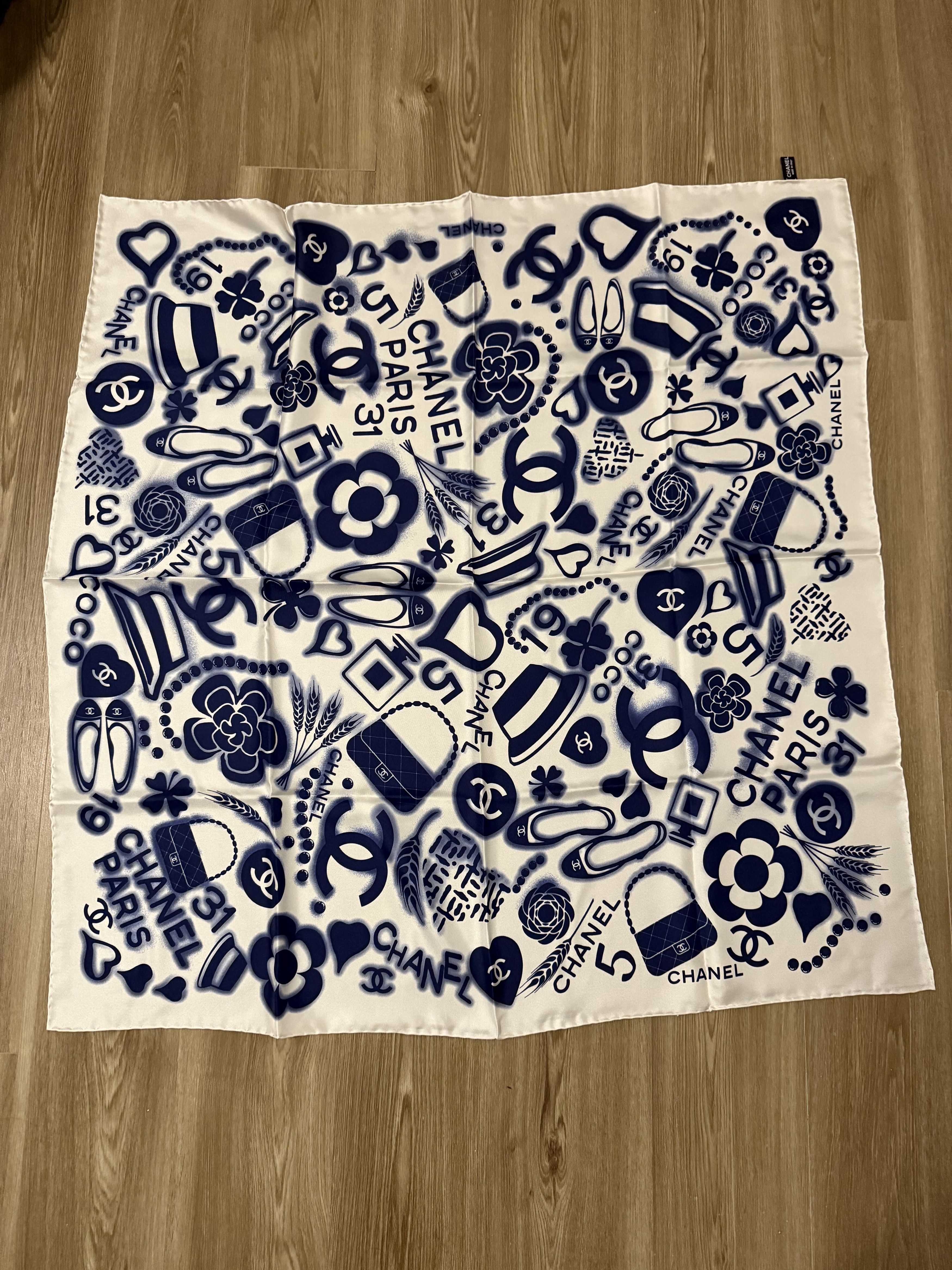 Chanel CHANEL 31 Rue Cambon Silk Scarf Size ONE SIZE - 1 Thumbnail