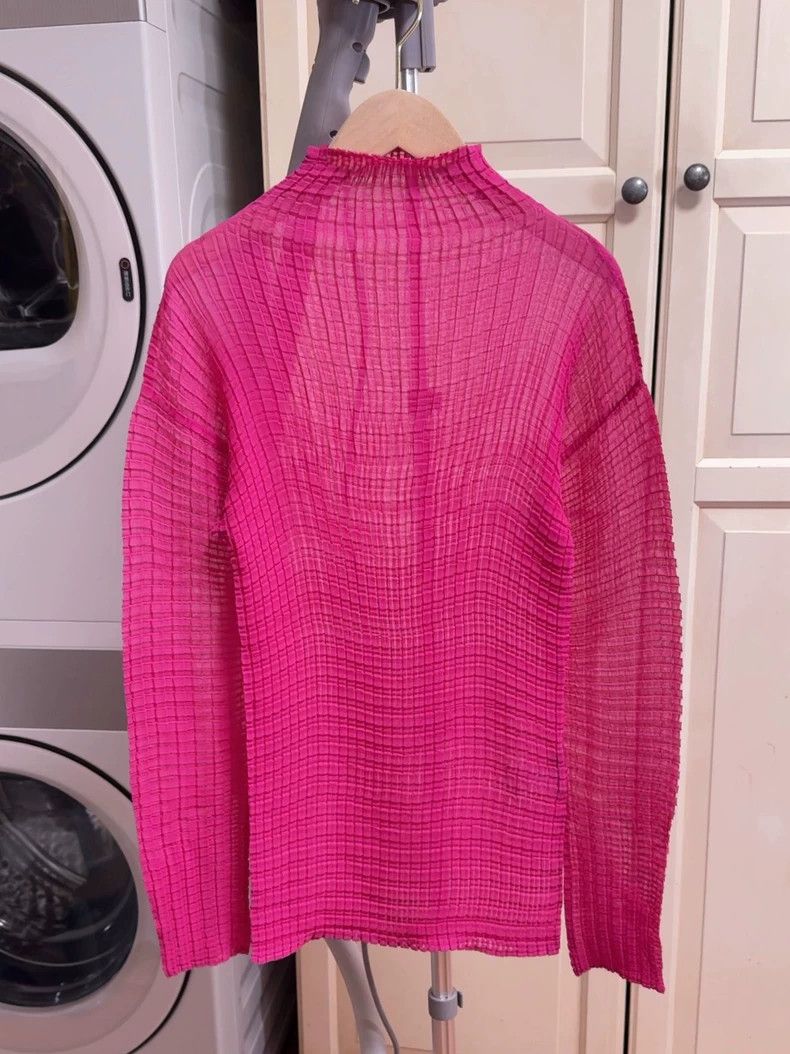 Issey Miyake issey miyake Rose red high collar and long sleeves Size M / US 6-8 / IT 42-44 - 2 Thumbnail