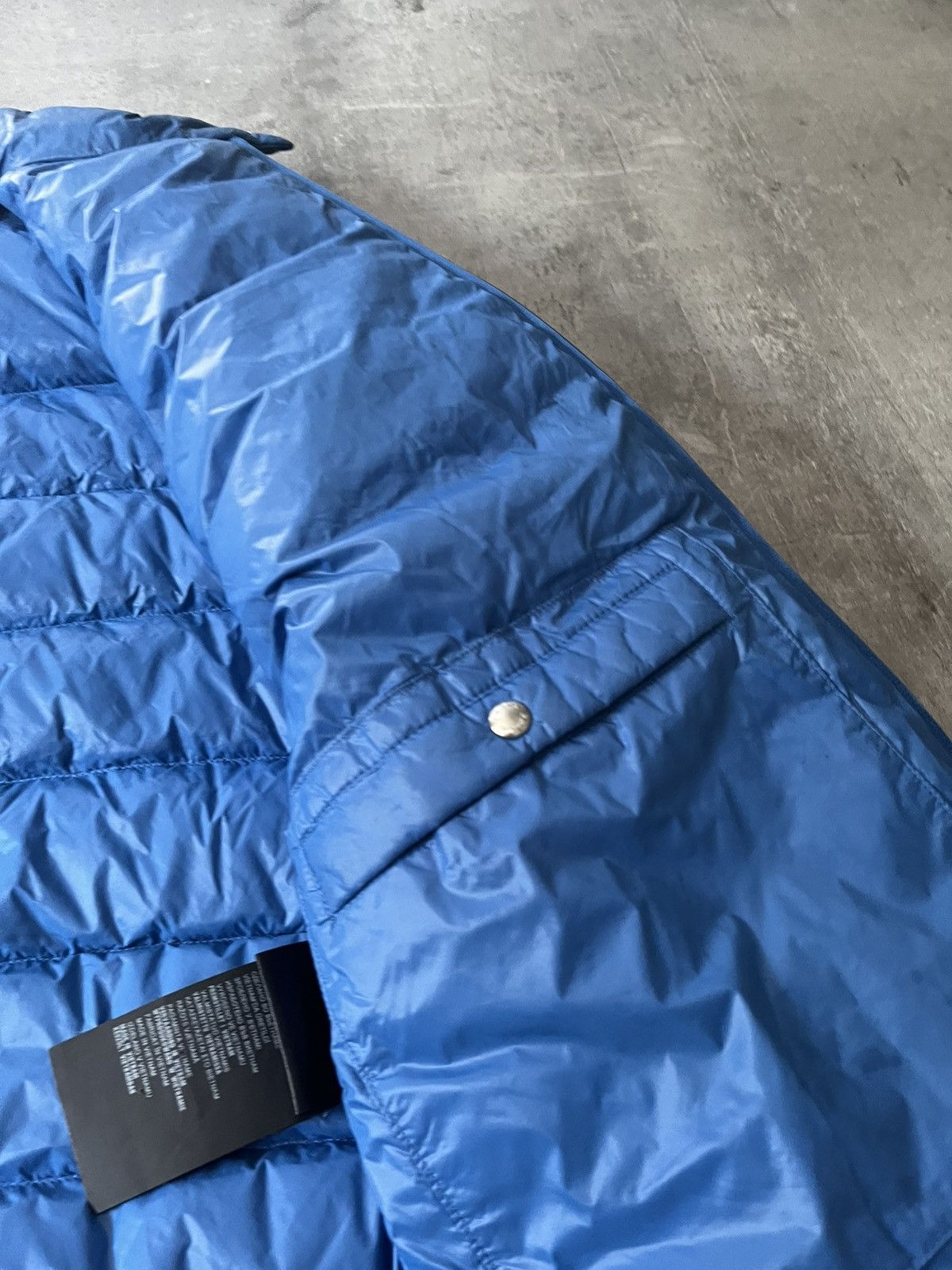 Prada Prada blue light puffer jacket logo rare Size US M / EU 48-50 / 2 - 19 Thumbnail