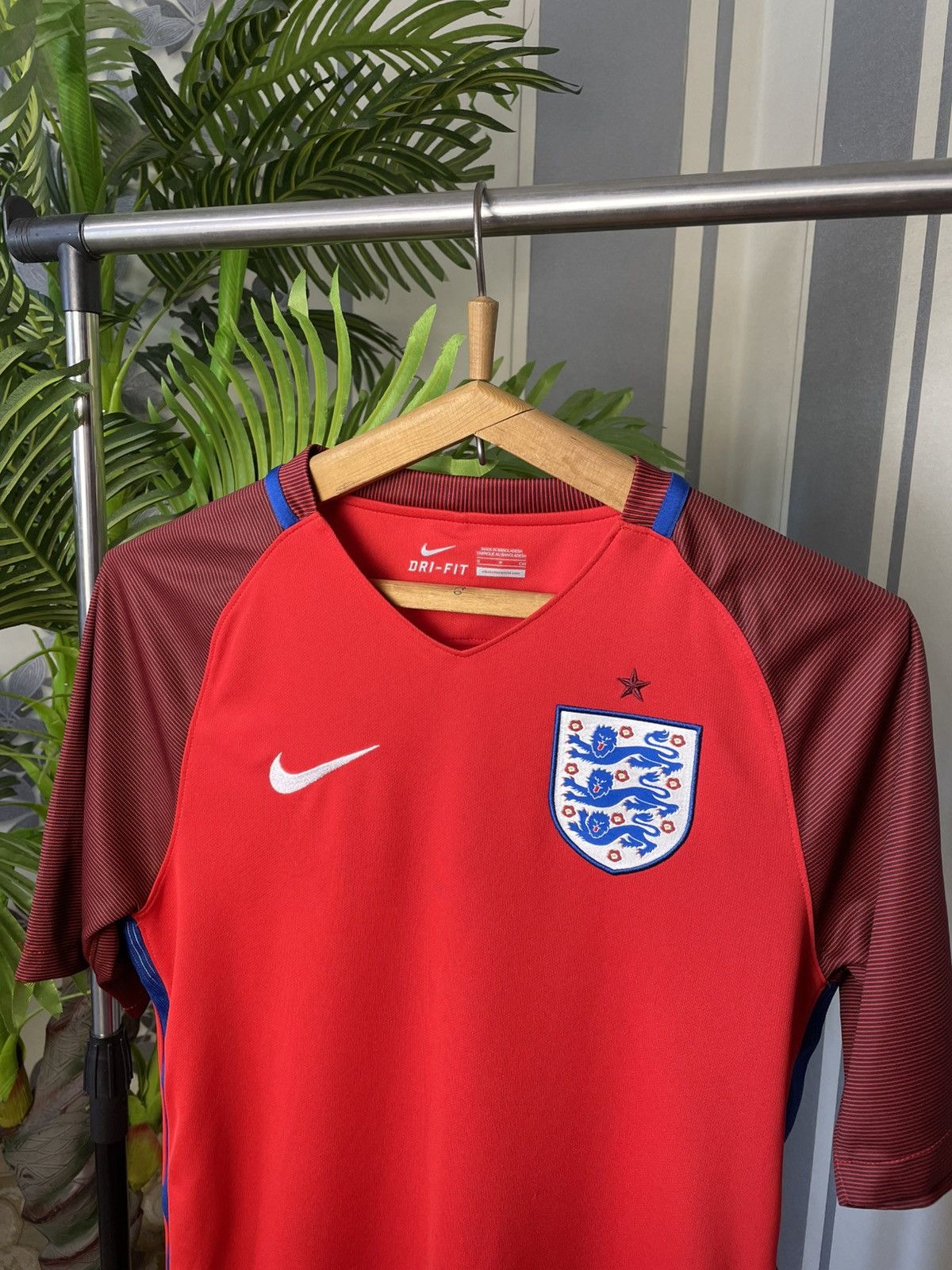 Nike Nike 2016 Soccer National England Jersey Size S Size US S / EU 44-46 / 1 - 2 Thumbnail