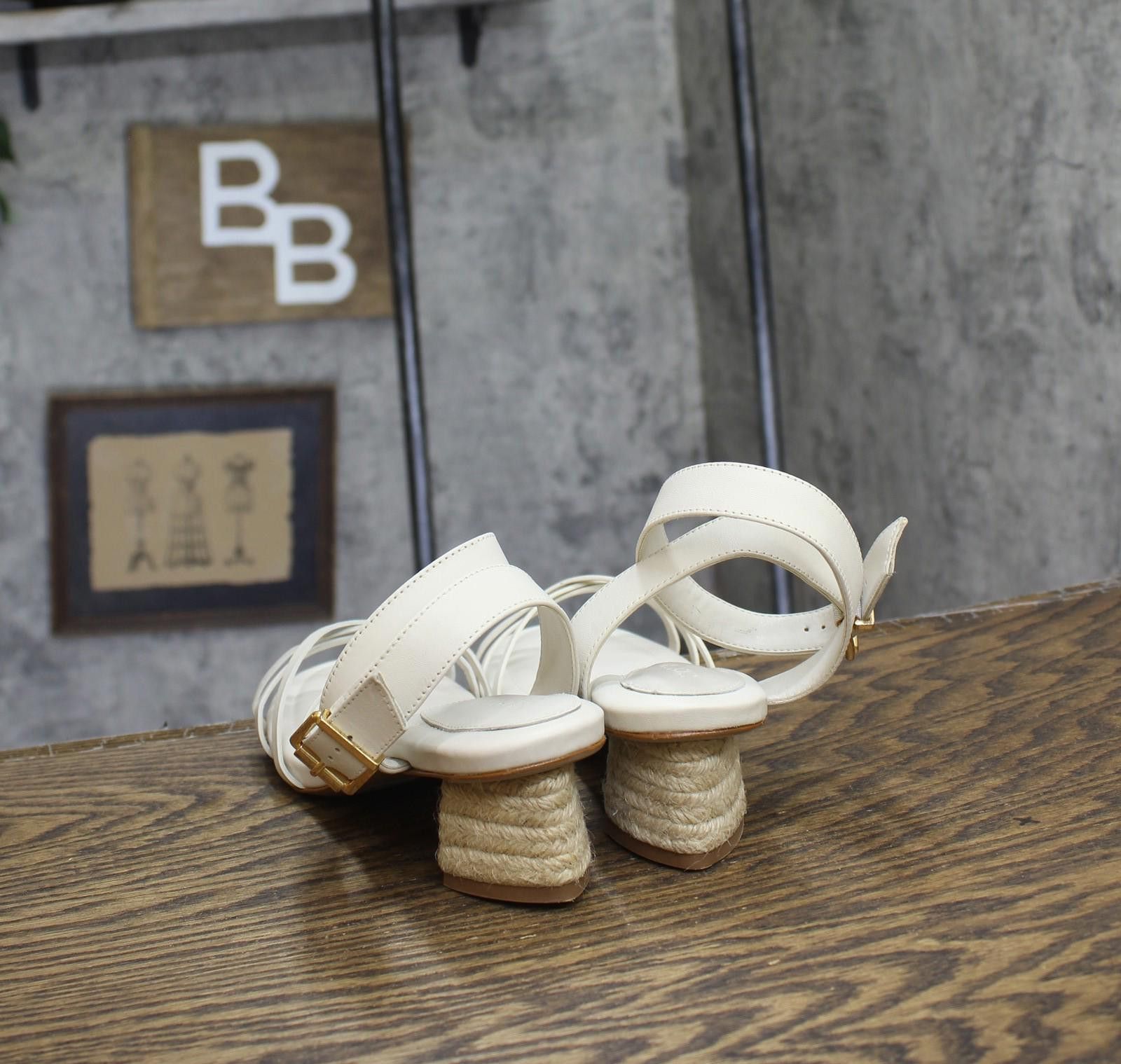 Schutz Alexandra Mid Block Sandals Pearl Off White 8.5b