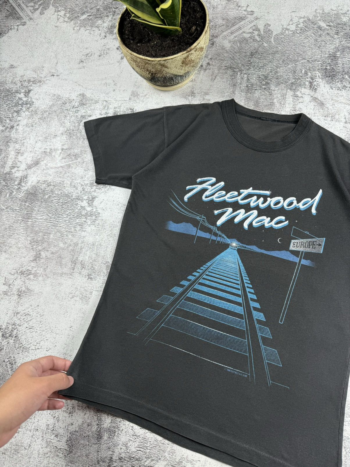 Band Tees Fleetwood Mac Europe 1988 The Mac Is Back Very Rare T Shirt Size US S / EU 44-46 / 1 - 5 Thumbnail