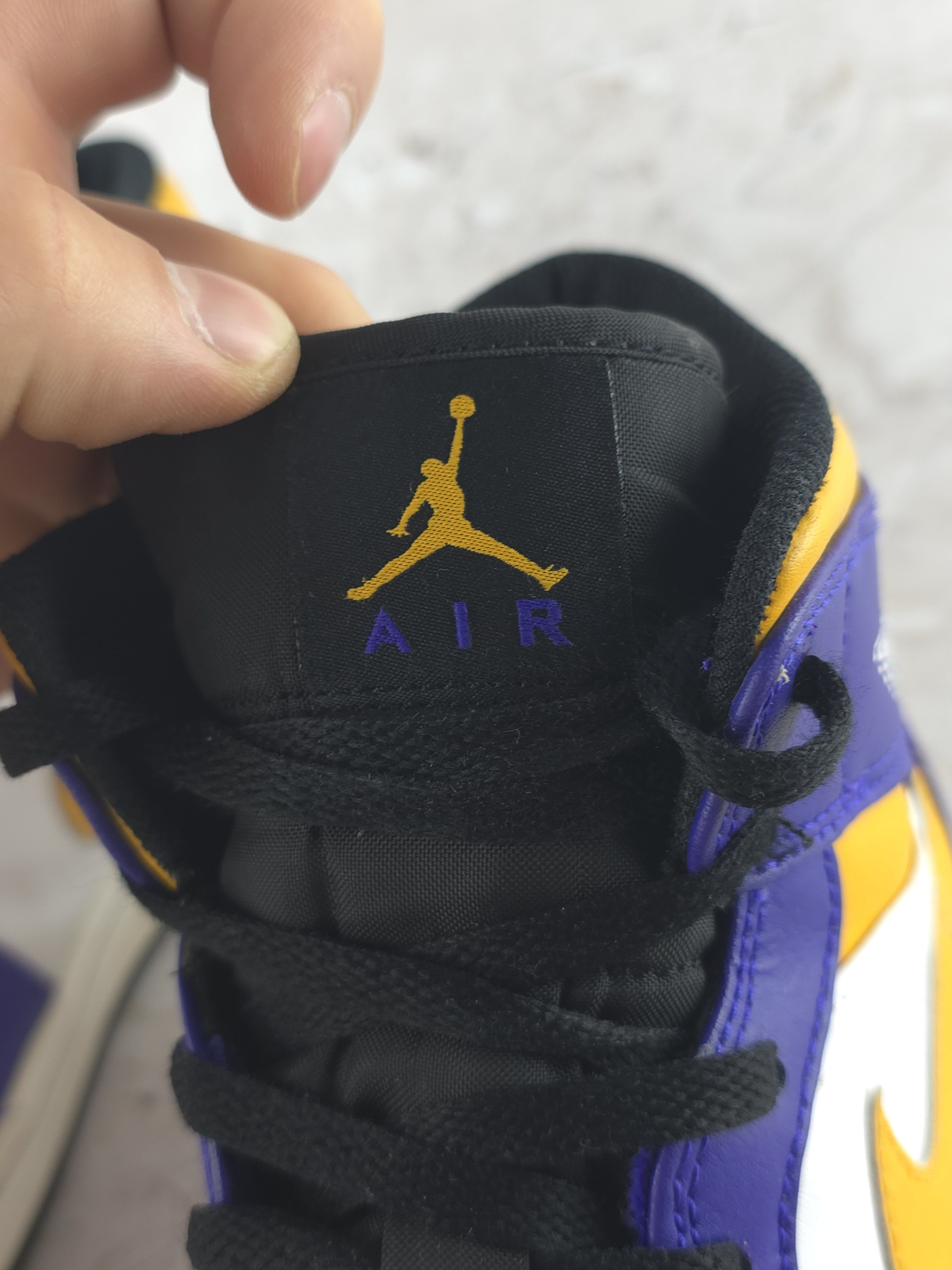 Jordan Brand Jordan 1 mid Lakers Los Angeles Lakers size 44,5 EU Size US 11 / EU 44 - 9 Thumbnail