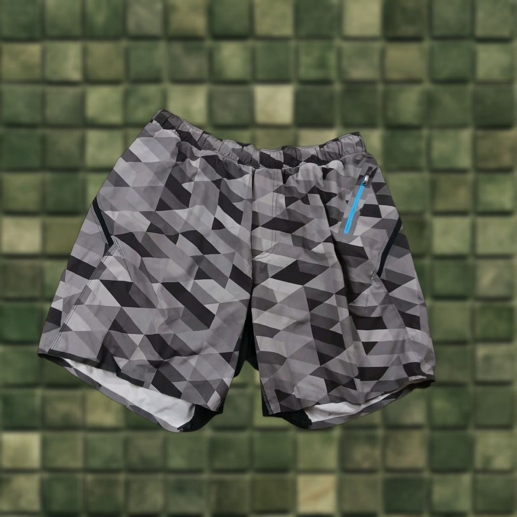 Lululemon Lululemon Lined Shorts Mens Large Gray Geometric Sports Activewear Athletic Pockets Elastic Waist 7in Inseam Mens Size US 33 - 1 Thumbnail