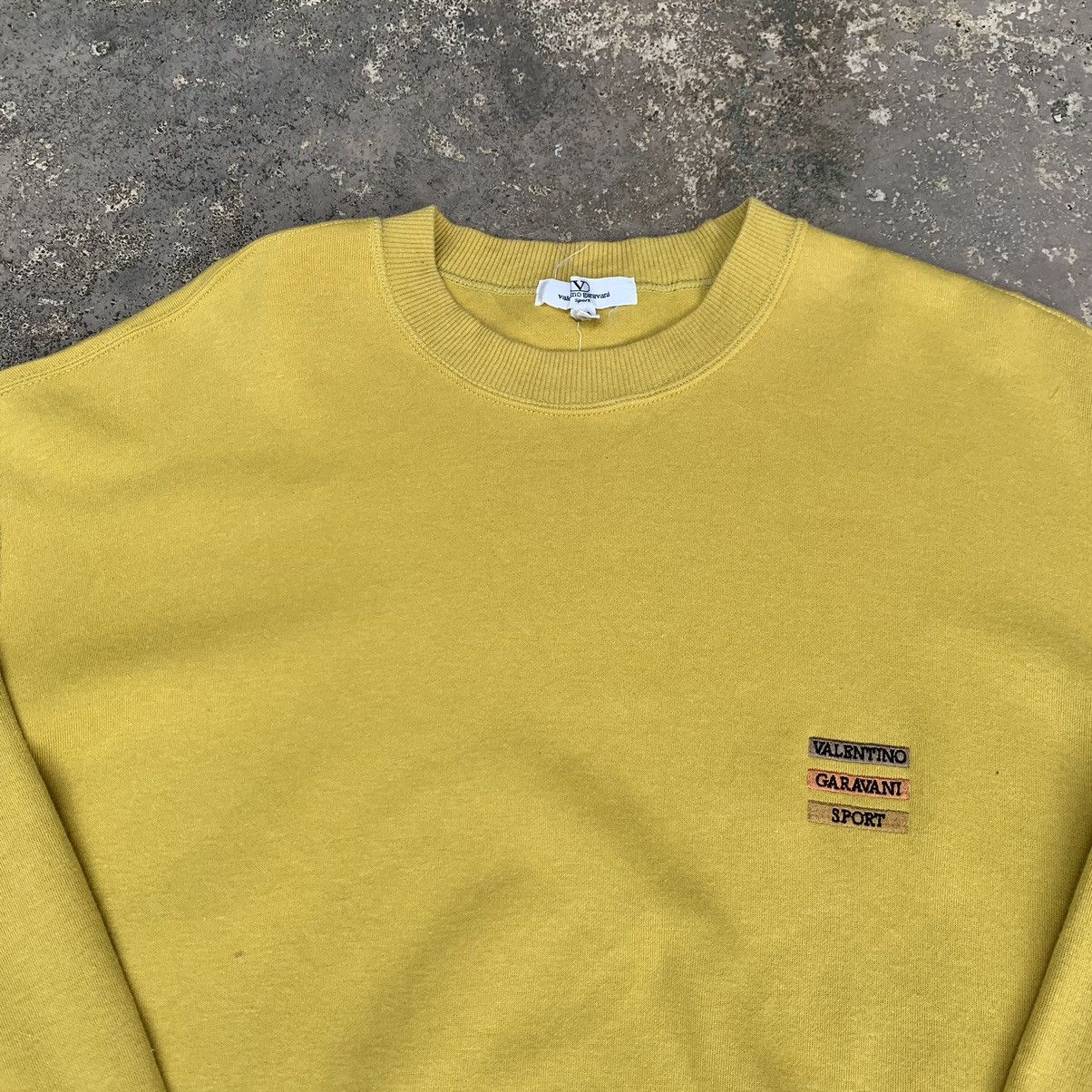 Valentino Valentino Garavani Crewneck Embroidered Logo Size US M / EU 48-50 / 2 - 4 Thumbnail