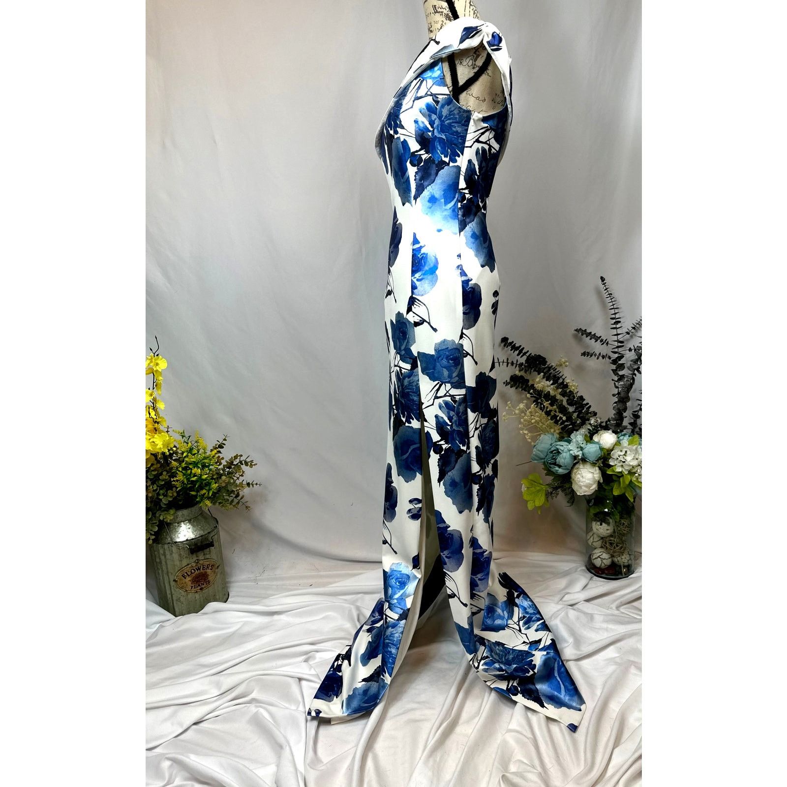 Other Black Halo Eve Dolan Floral One Shoulder Gown Blue Roses 4 Size S / US 4 / IT 40 - 13 Thumbnail