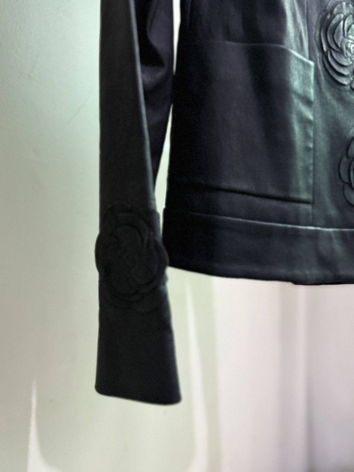Chanel Chanel Camellia Leather Pre-Fall 2010 Paris-Shanghai Runway Size XS / US 0-2 / IT 36-38 - 5 Thumbnail