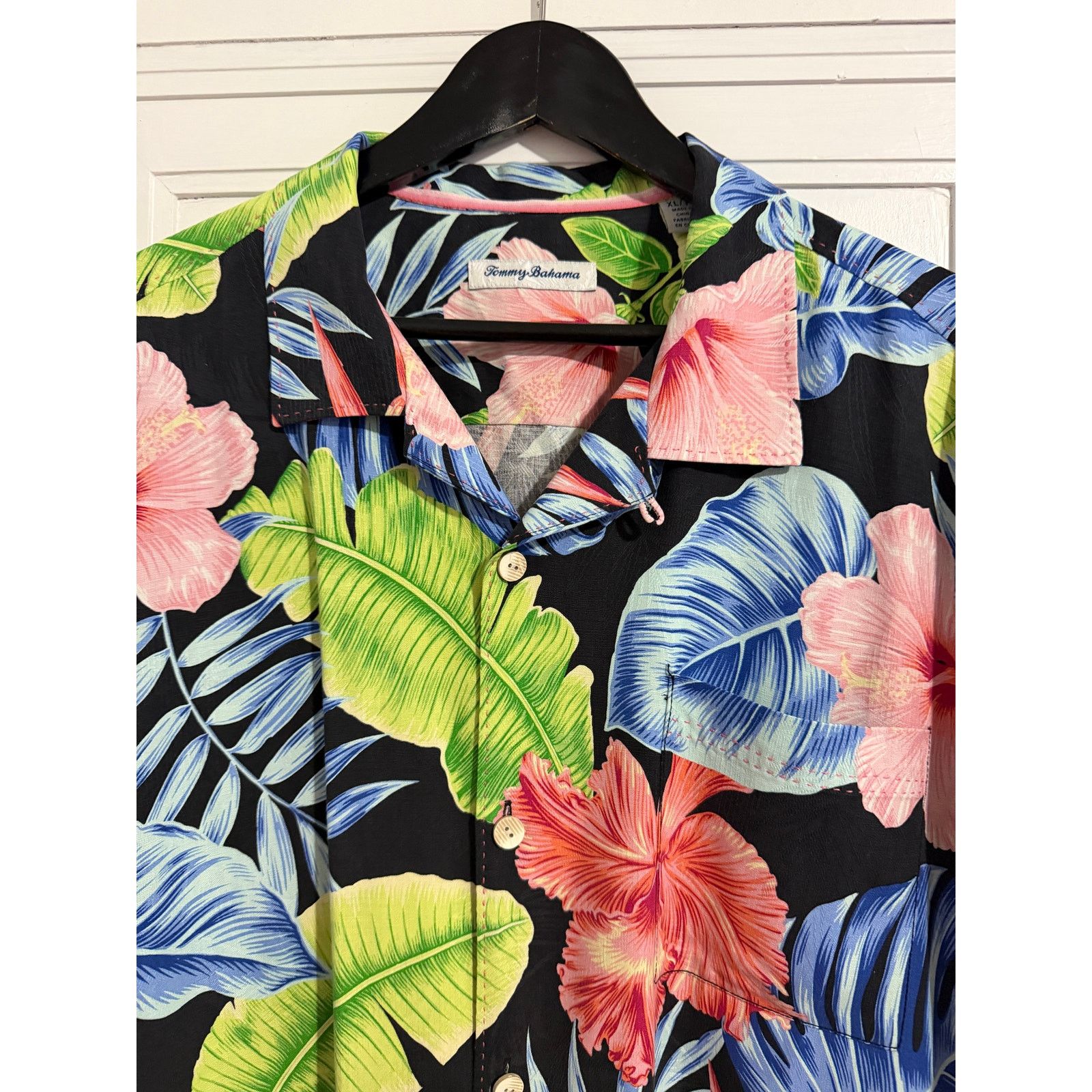 Tommy Bahama Tommy Bahama 100% Silk Hawaiian Shirt Men's Size XL Size US XL / EU 56 / 4 - 2 Thumbnail