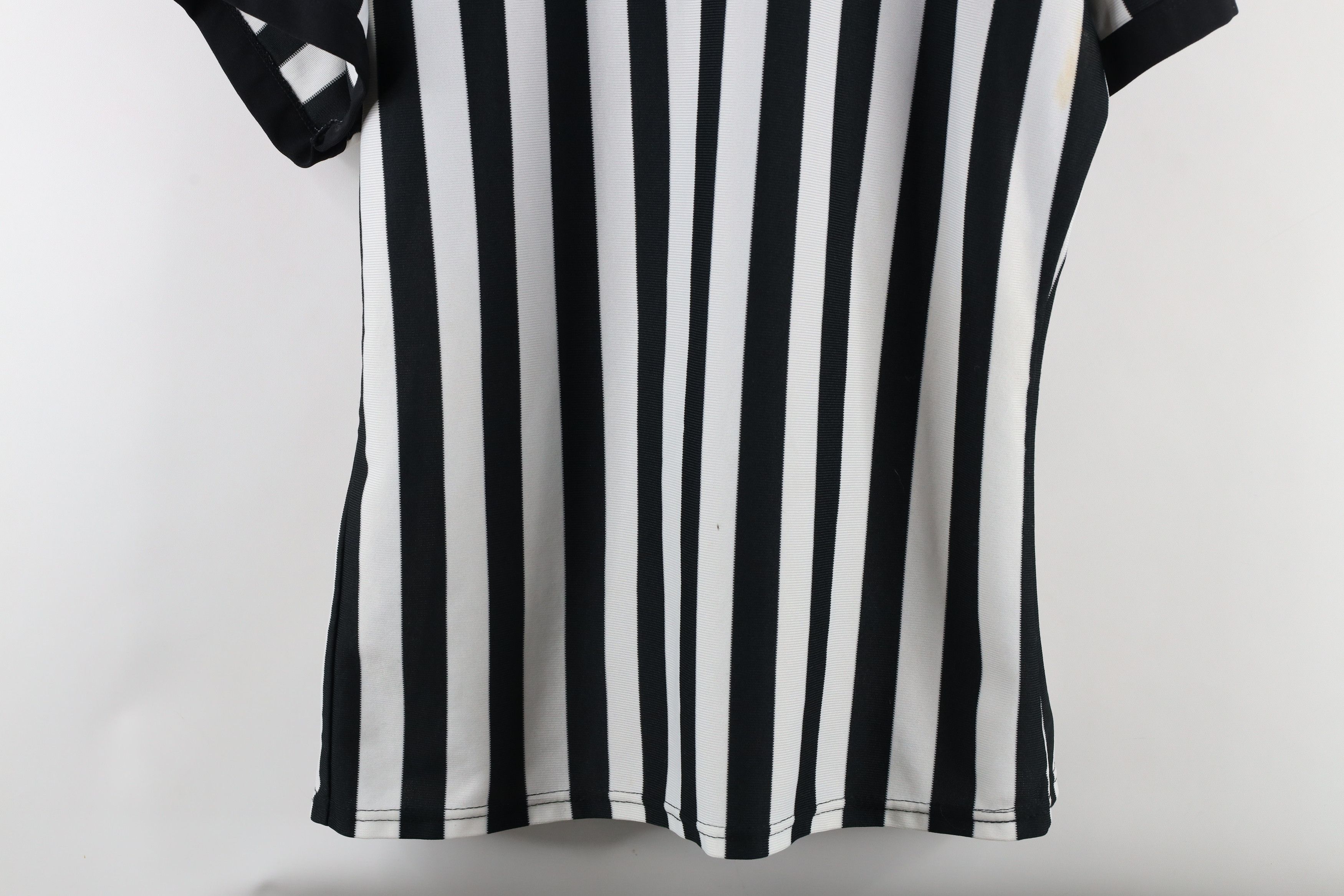 Vintage Vintage 70s Streetwear Referee Uniform Jersey Polo USA Size US L / EU 52-54 / 3 - 10 Thumbnail