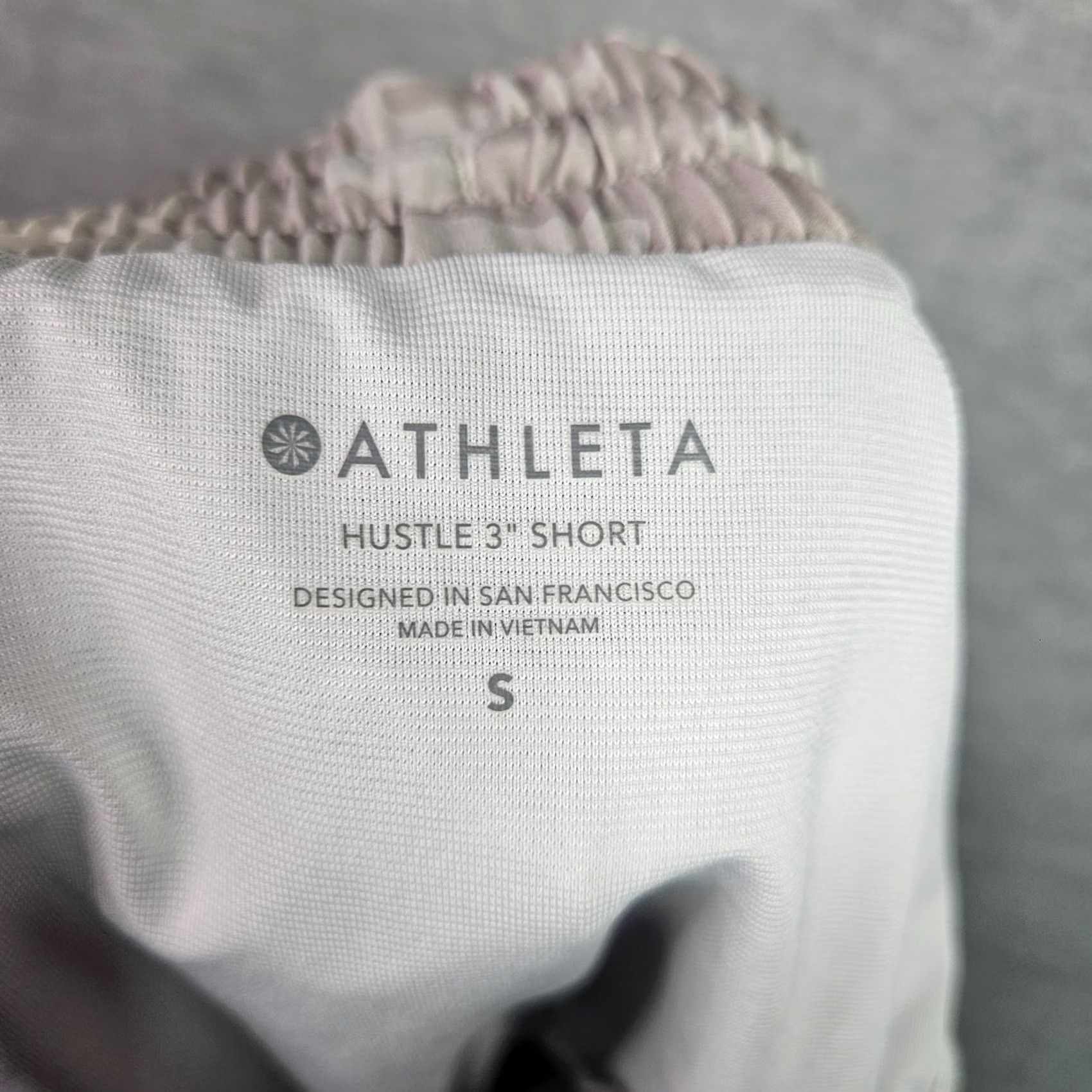 Athleta Athleta Hustle 3" Camo Printed Women's Workout Shorts Size S Athletic, Multicolor, Drawstring, Elastic Waist, Regular Fit, Polyester Size 28" / US 6 / IT 42 - 5 Thumbnail