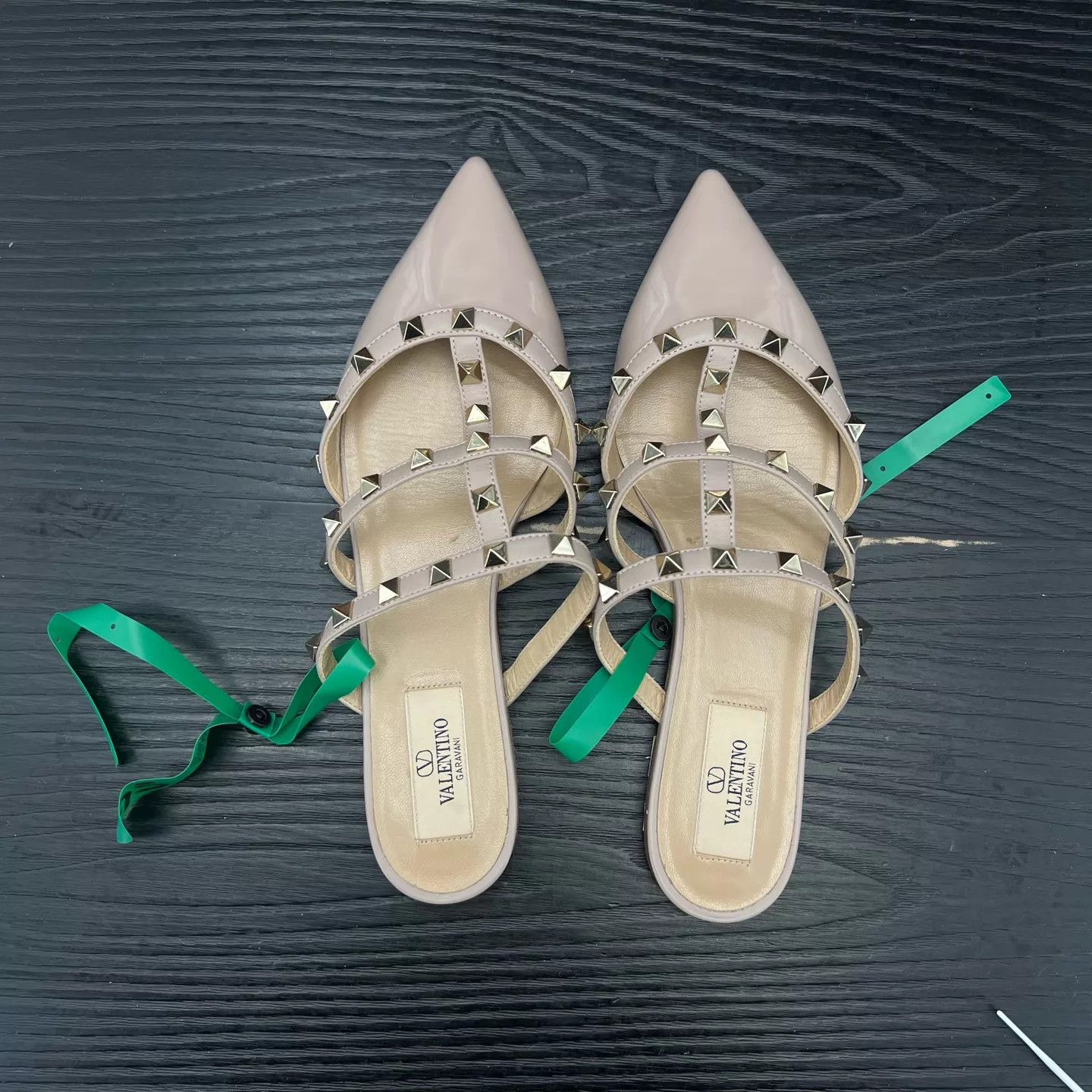 Valentino Valentino Rockstud Nude Pink Slippers 37 Near New Size US 6.5 / IT 36.5 - 6 Thumbnail